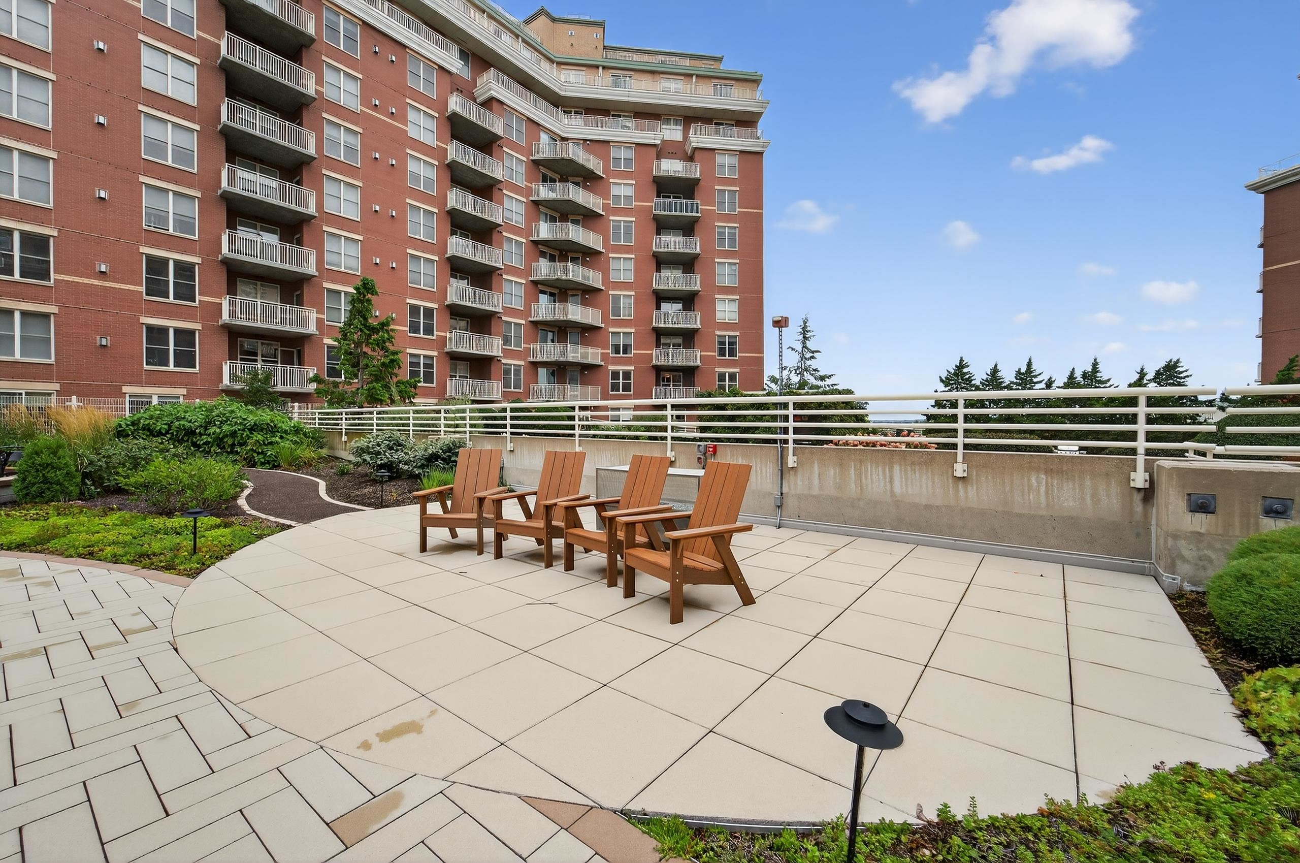 333 W Mifflin Street 9070