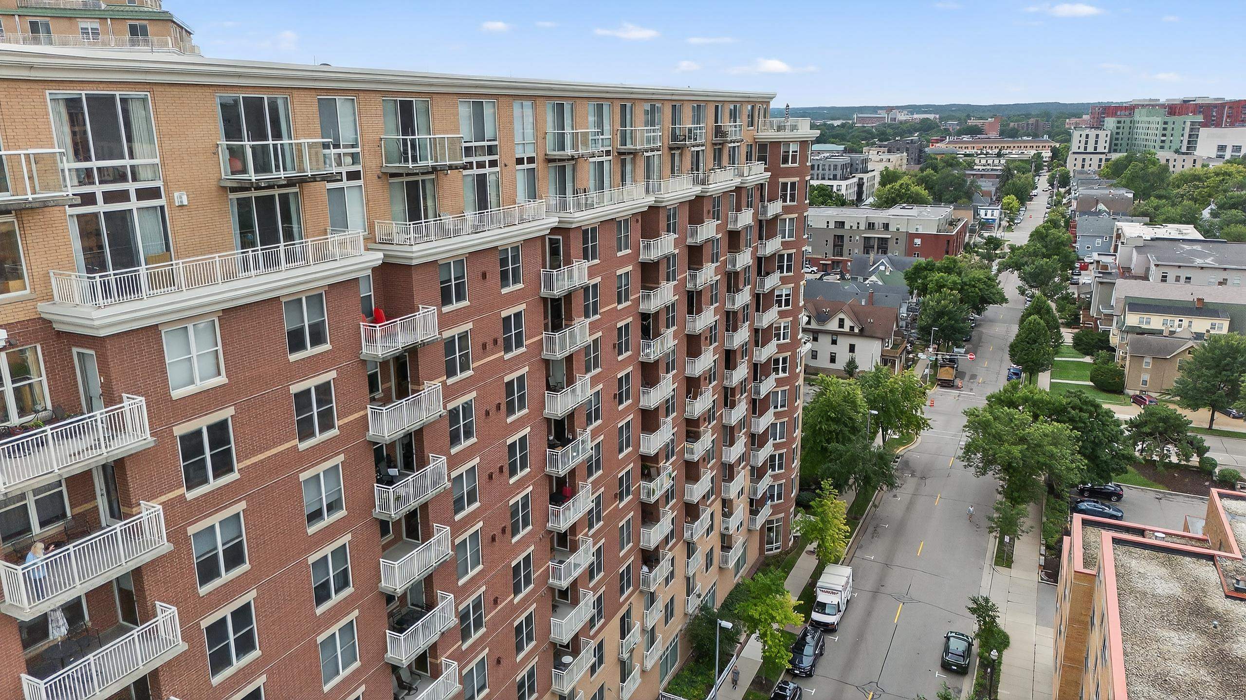 333 W Mifflin Street 9070