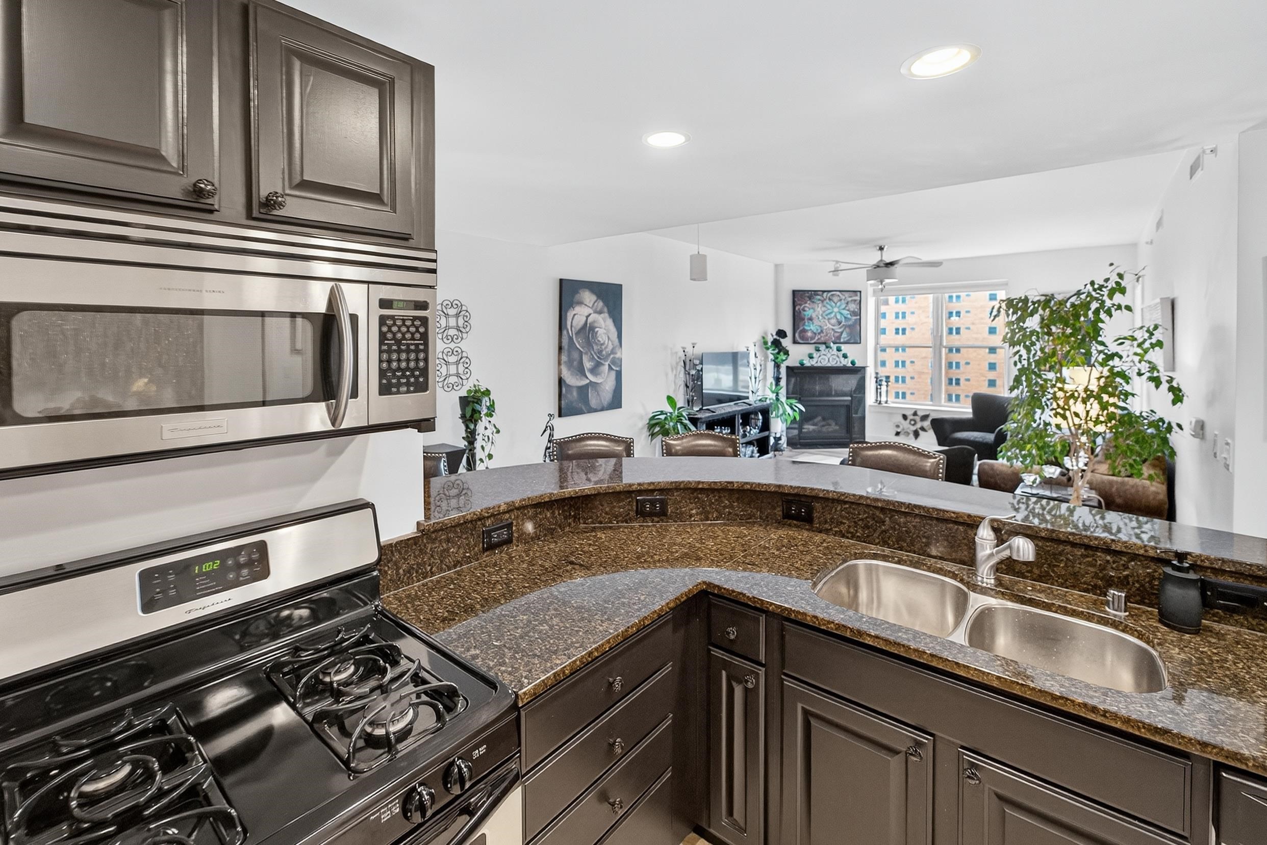 333 W Mifflin Street 9070