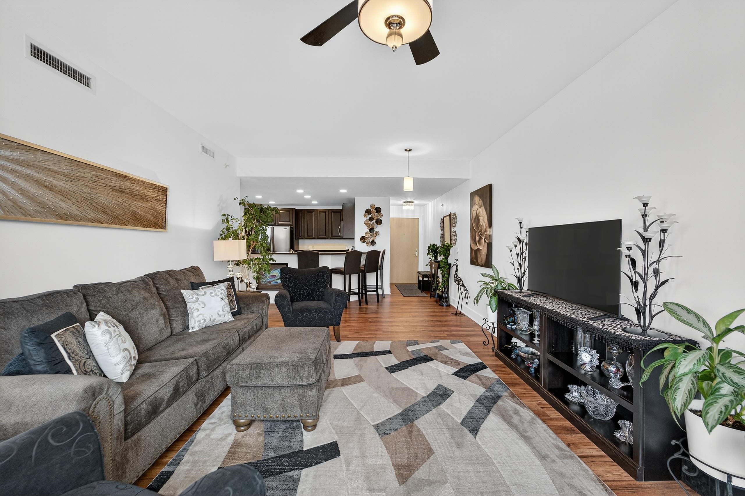 333 W Mifflin Street 9070