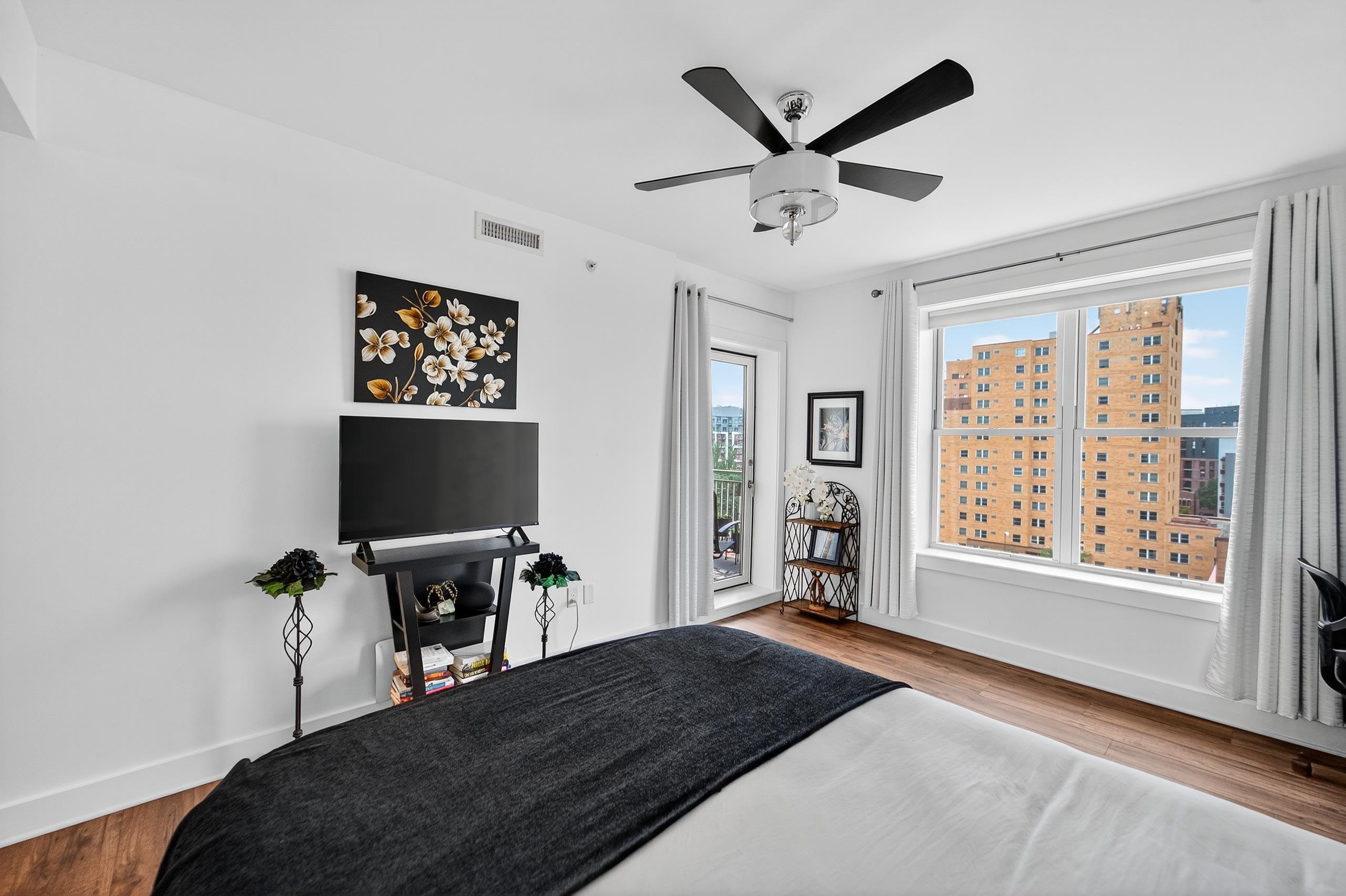 333 W Mifflin Street 9070