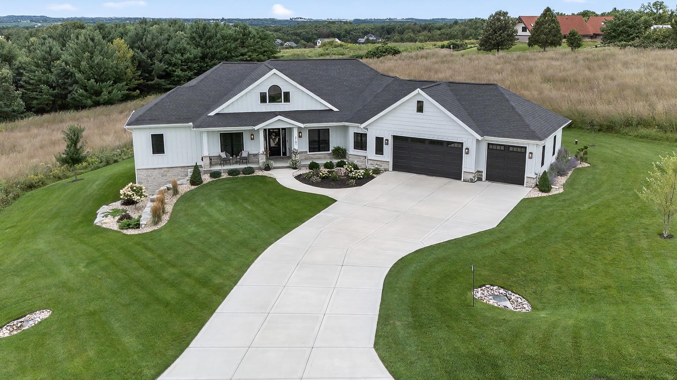 3181 Fox Hill Trail