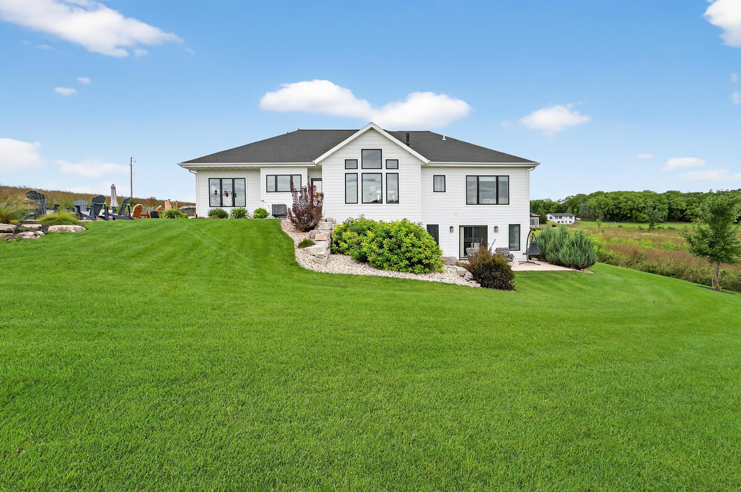3181 Fox Hill Trail