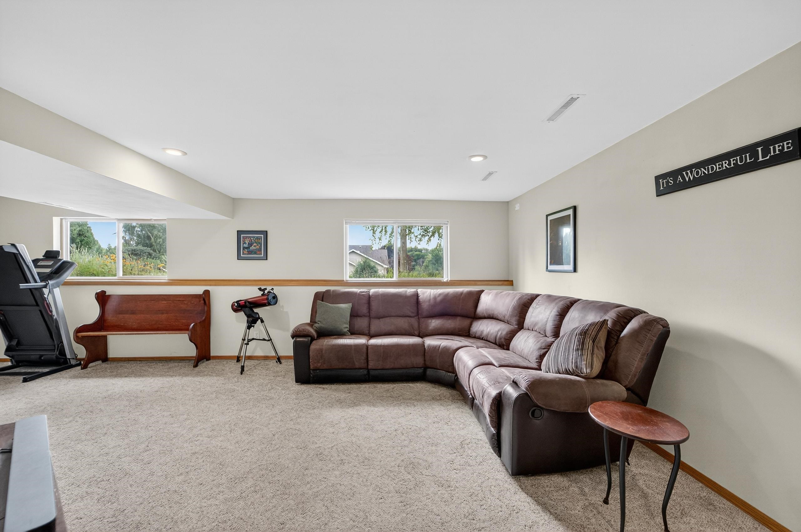 816 Vista Ridge Drive