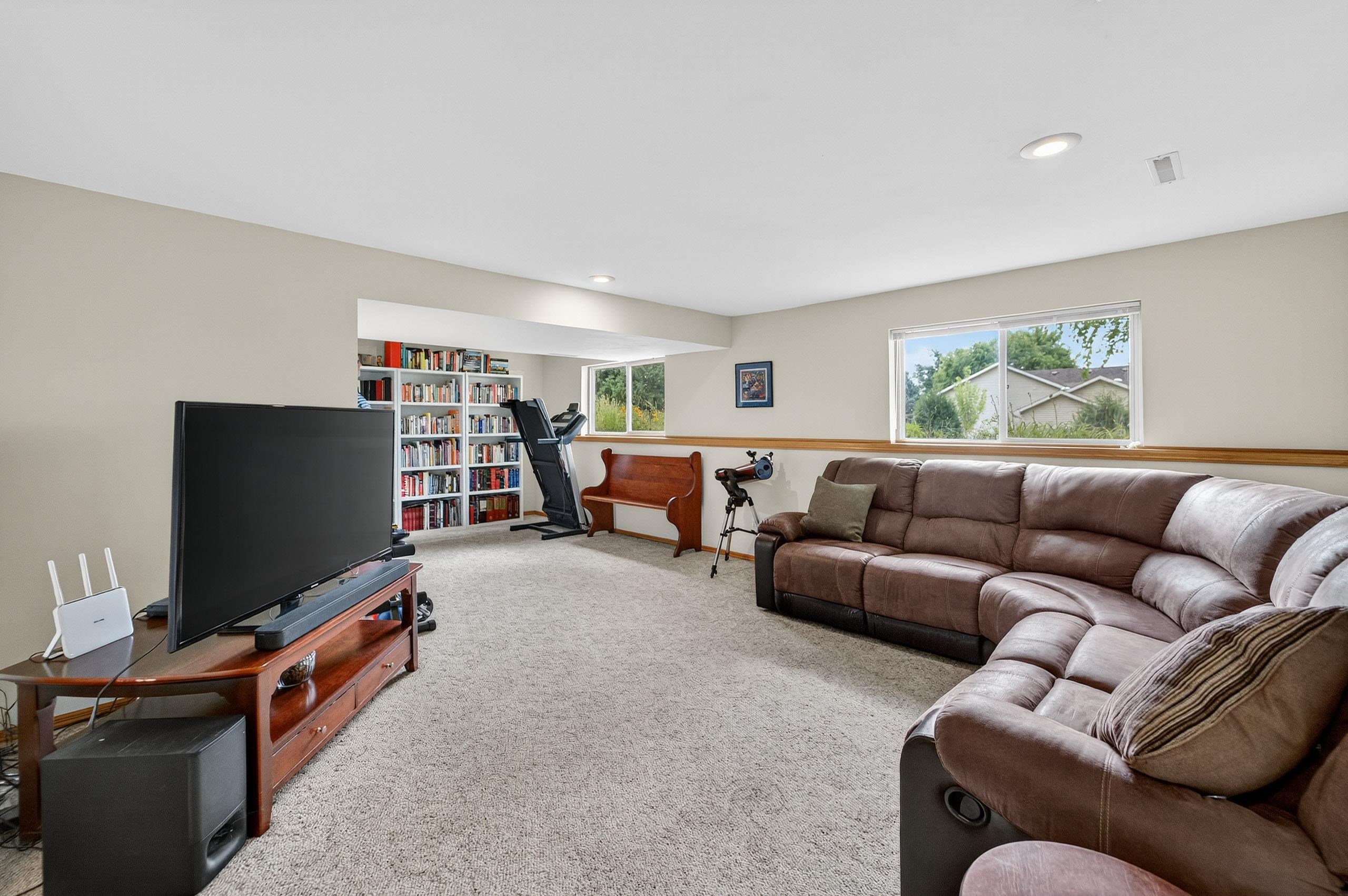 816 Vista Ridge Drive