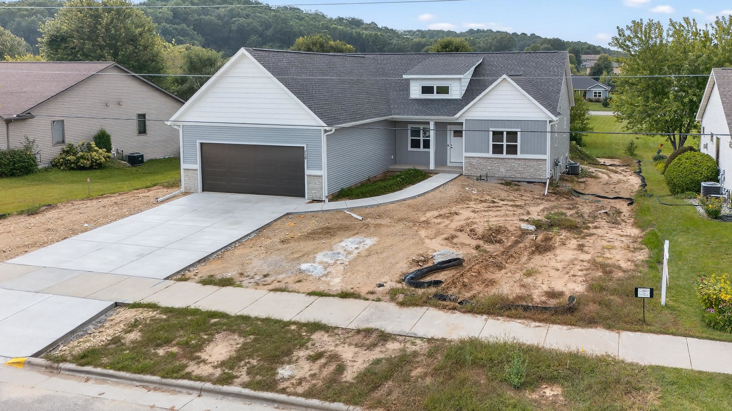 714 Reeve Road