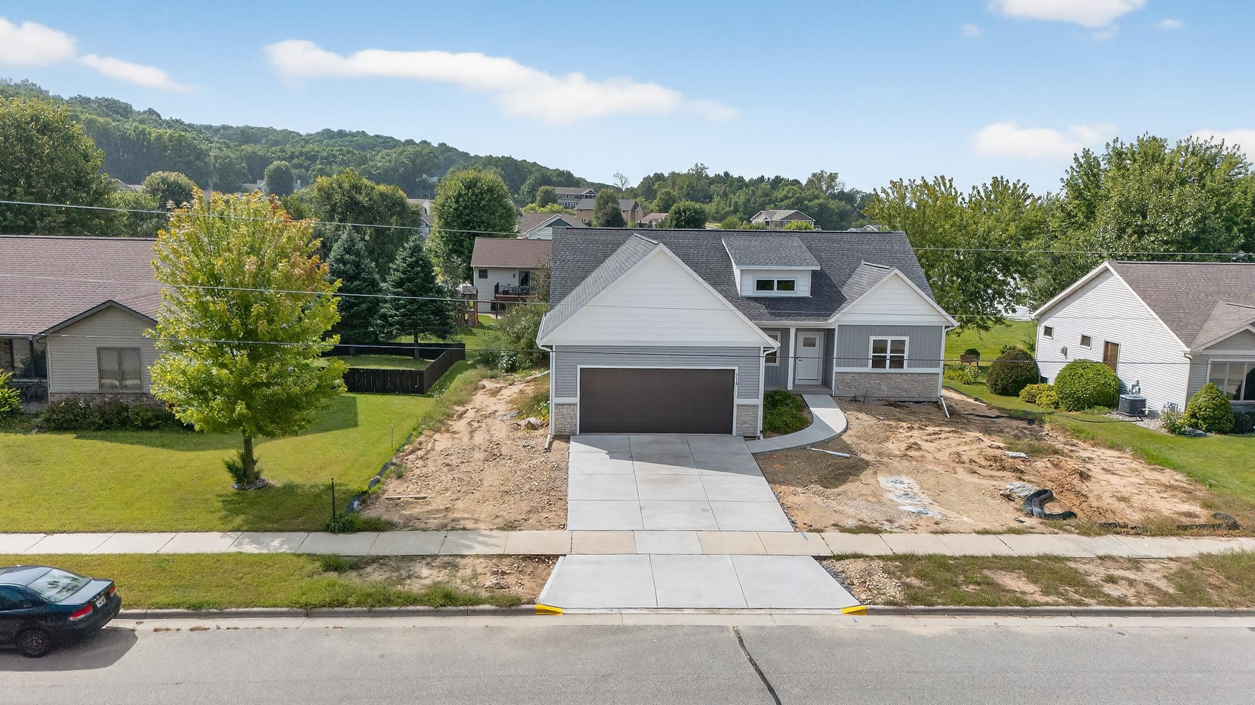 714 Reeve Road