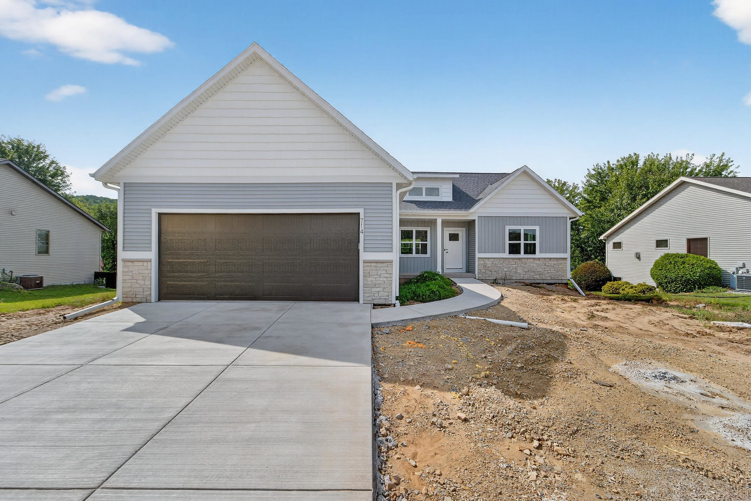 714 Reeve Road