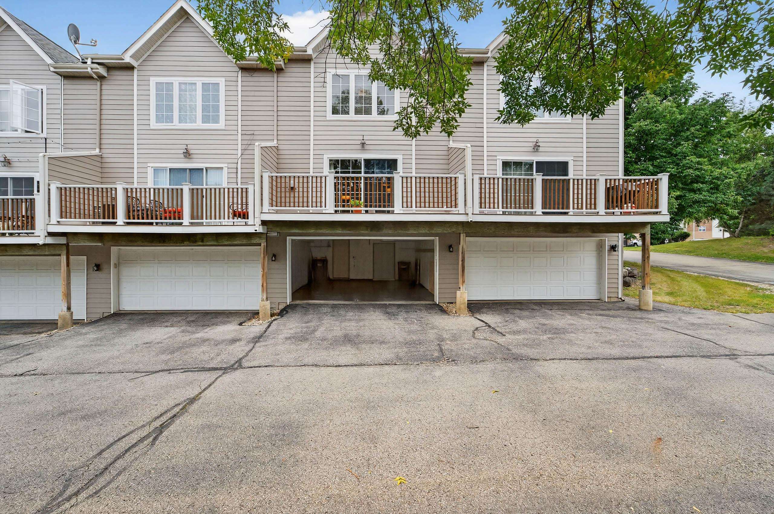5472 Coachman Place