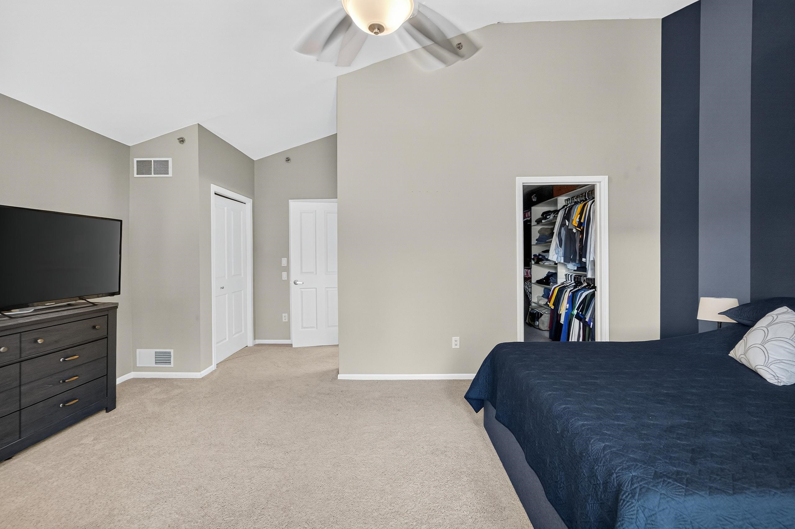5472 Coachman Place