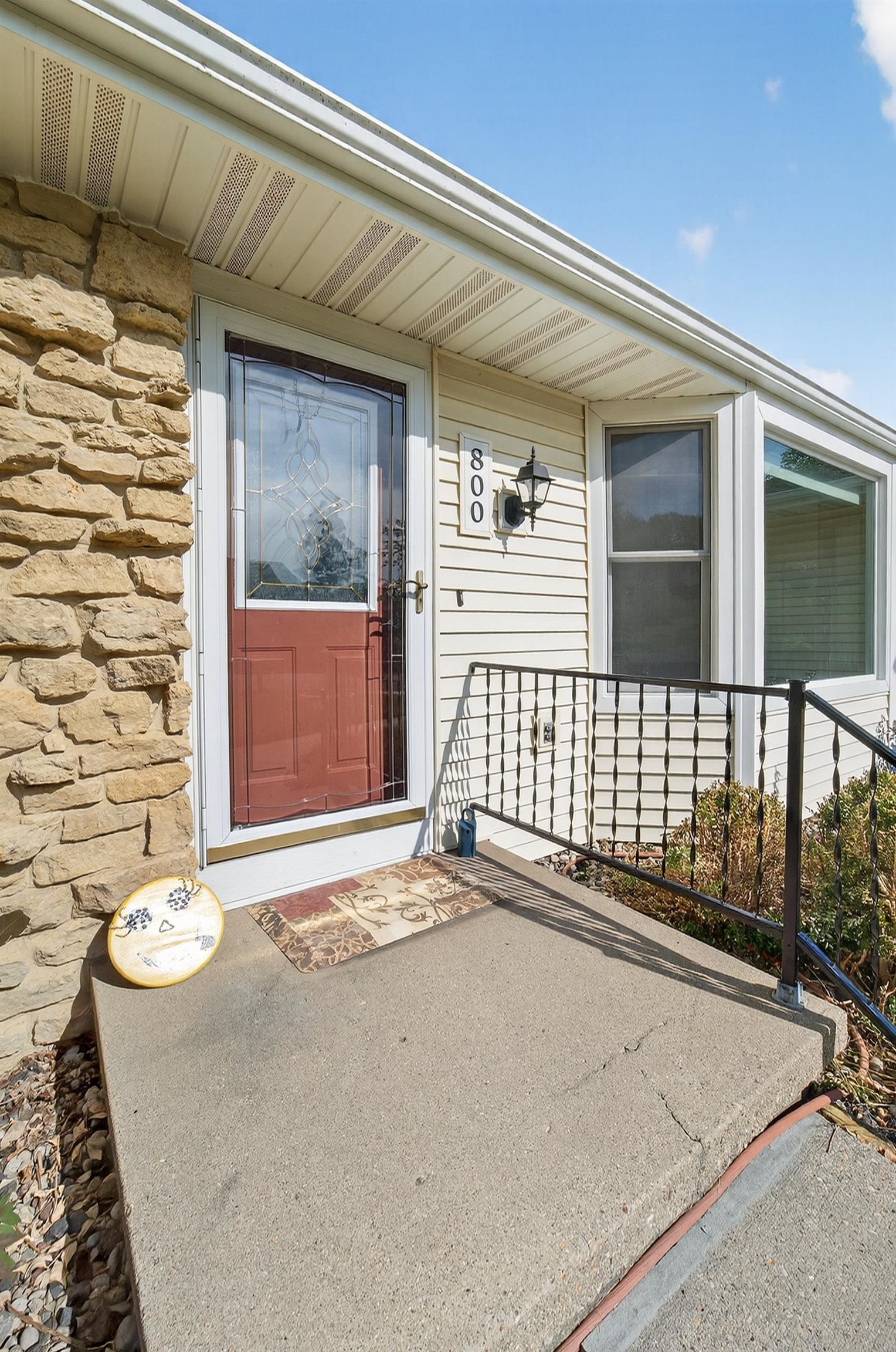800 Forest View Drive