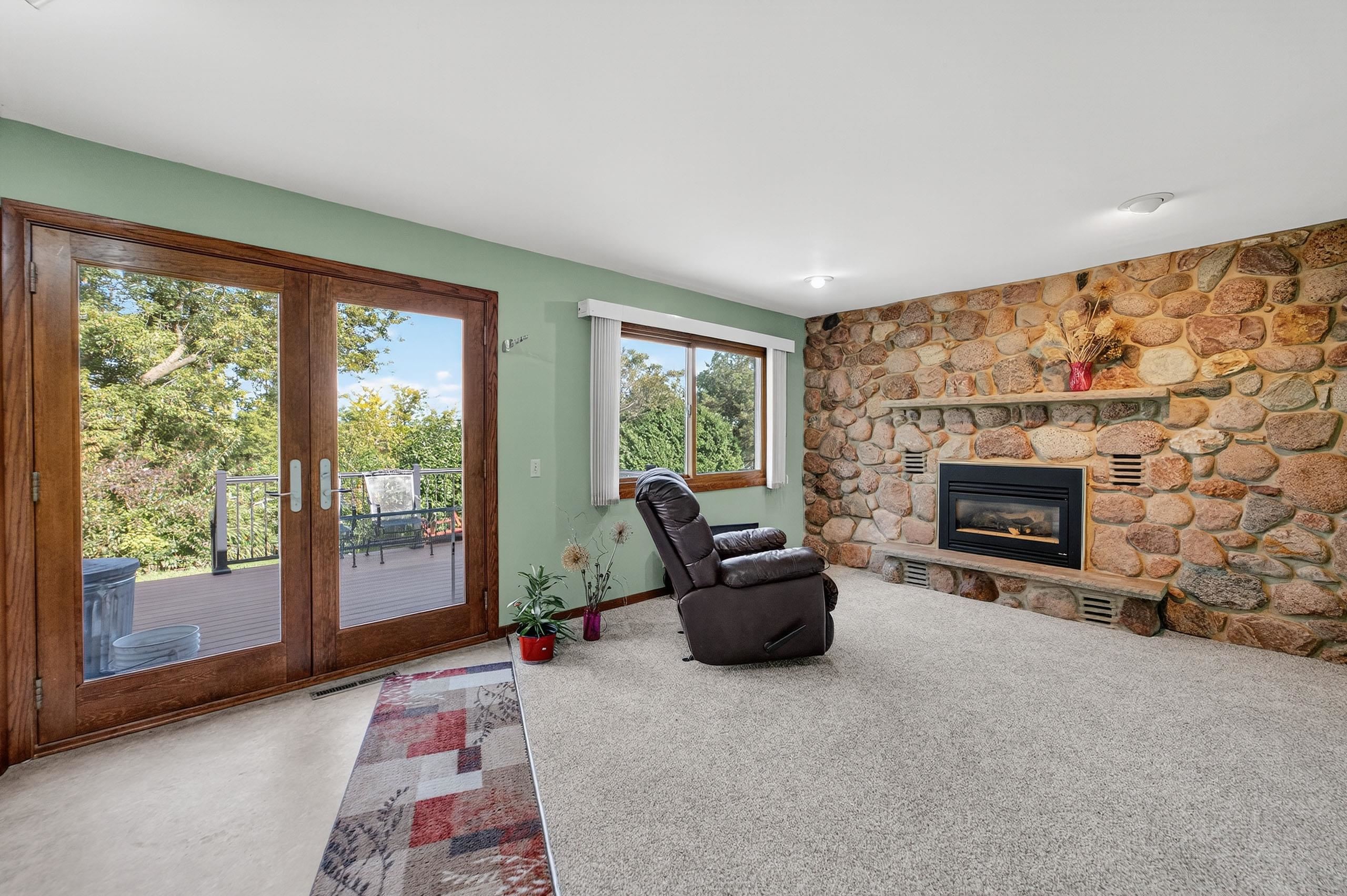 800 Forest View Drive