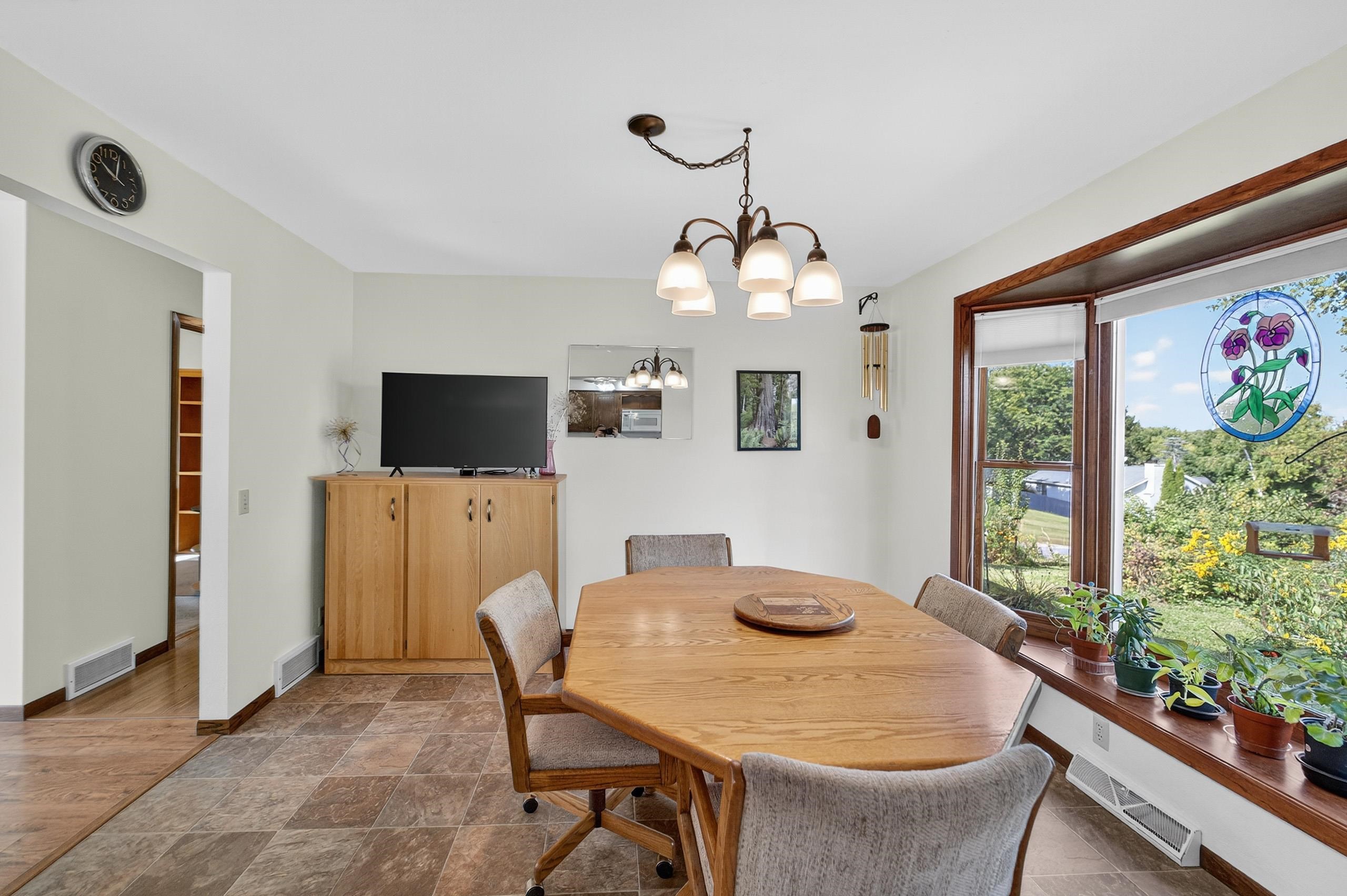 800 Forest View Drive