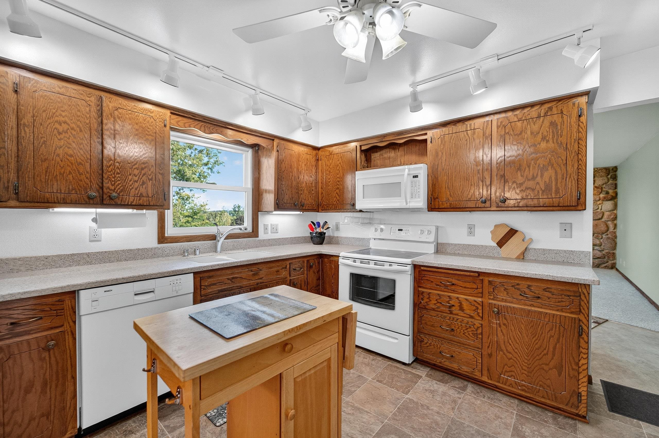 800 Forest View Drive