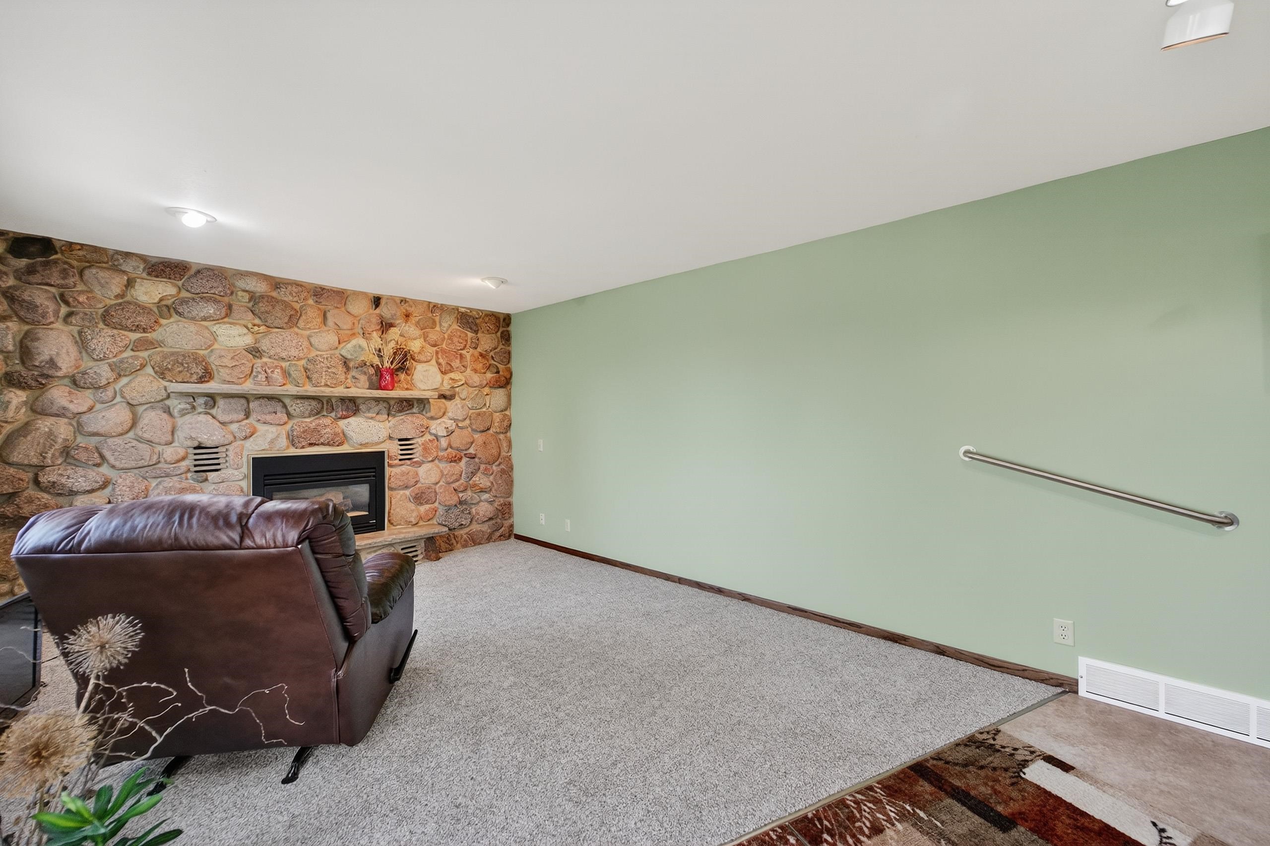 800 Forest View Drive