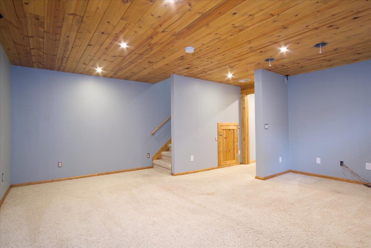 1120 Hemlock Drive