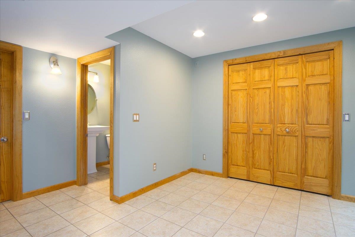 1120 Hemlock Drive