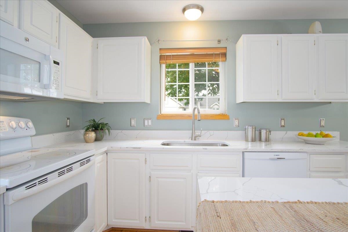 1120 Hemlock Drive