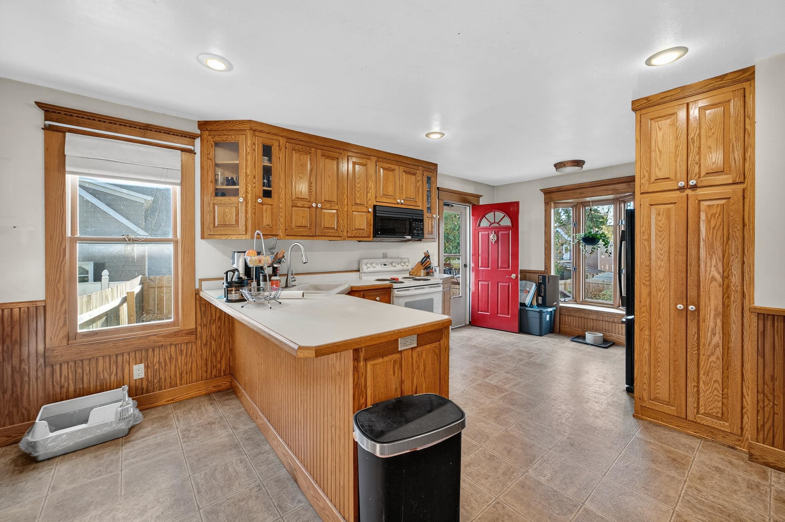 219 6th Avenue