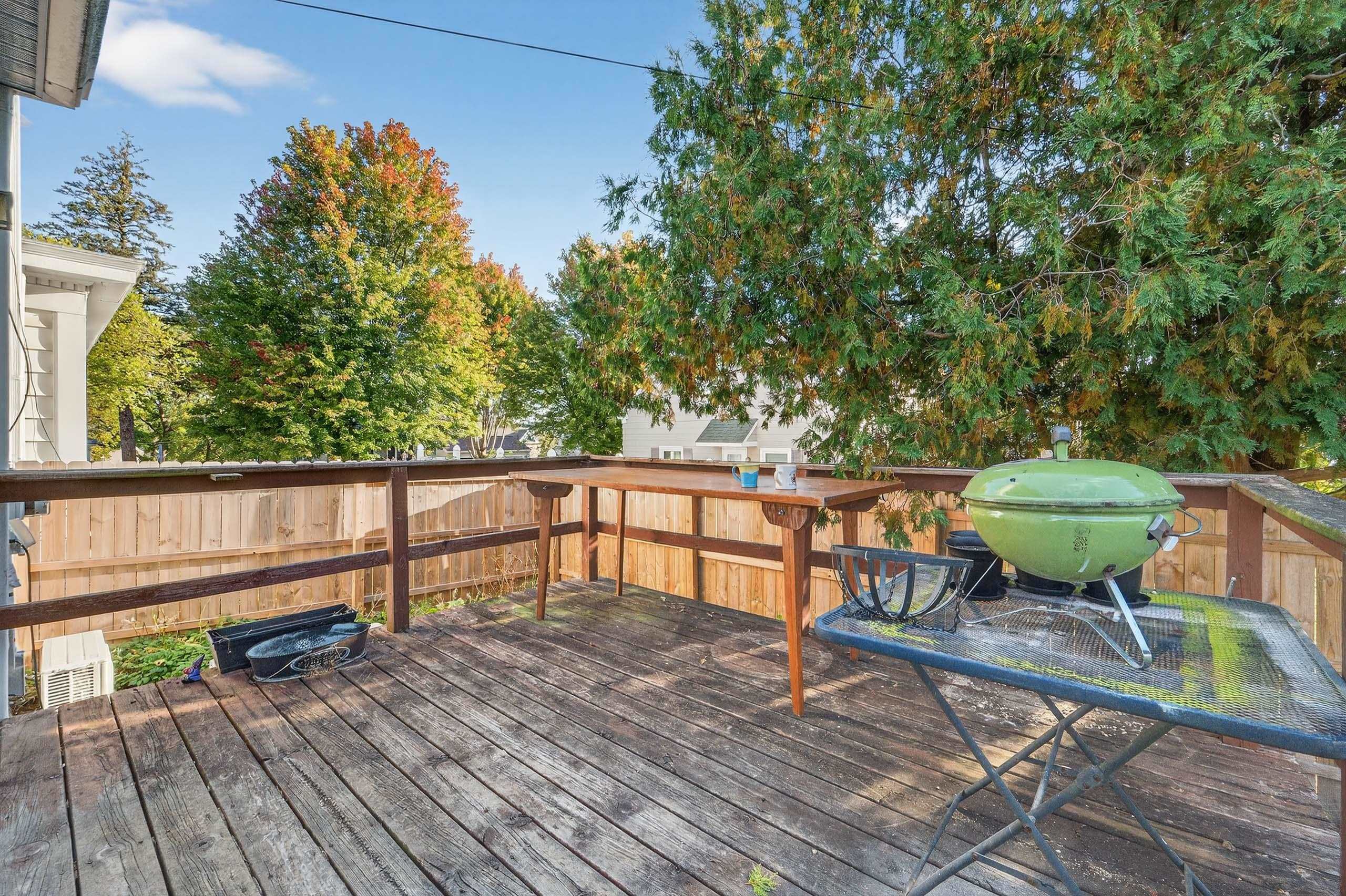 219 6th Avenue