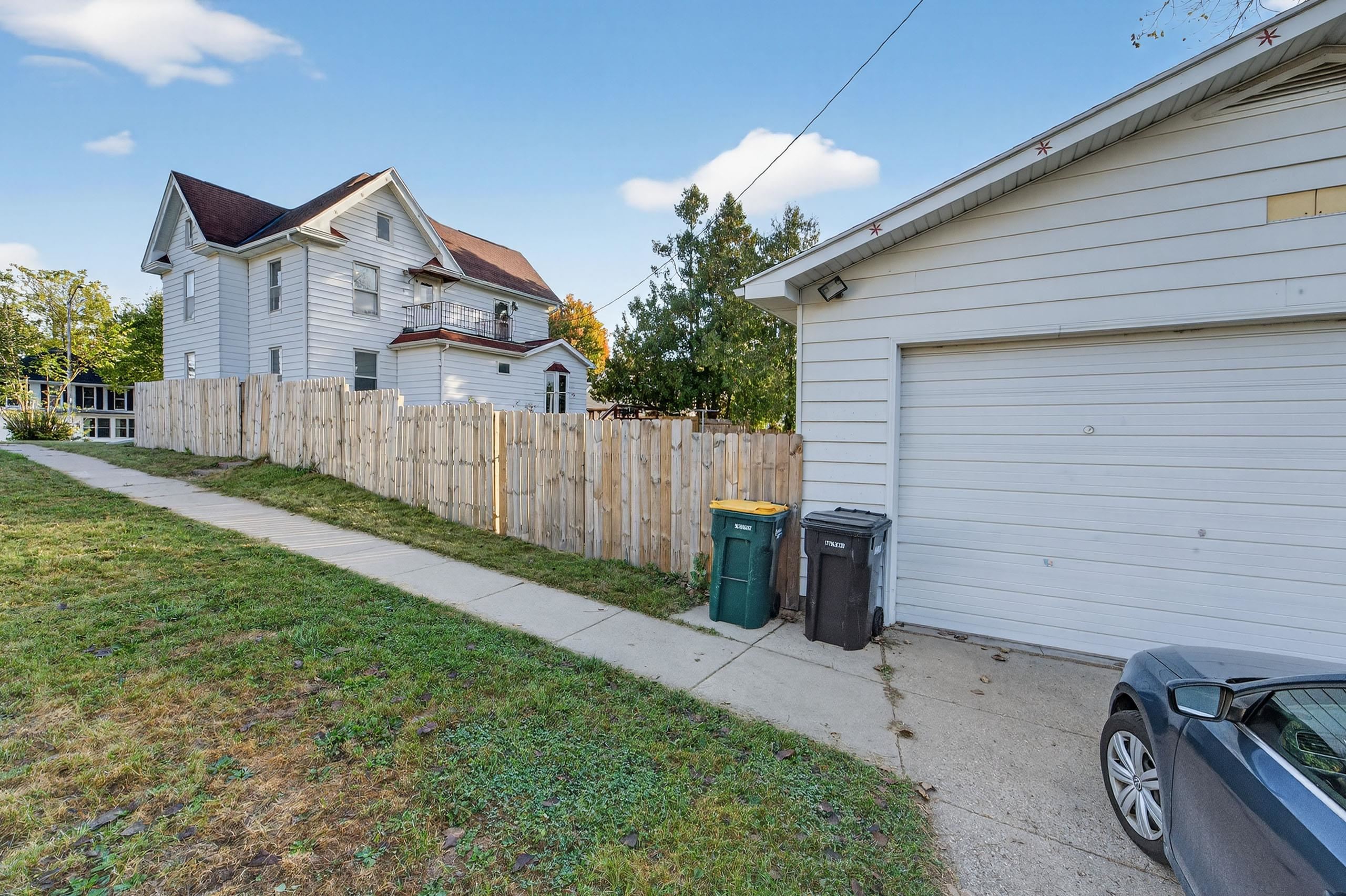 219 6th Avenue