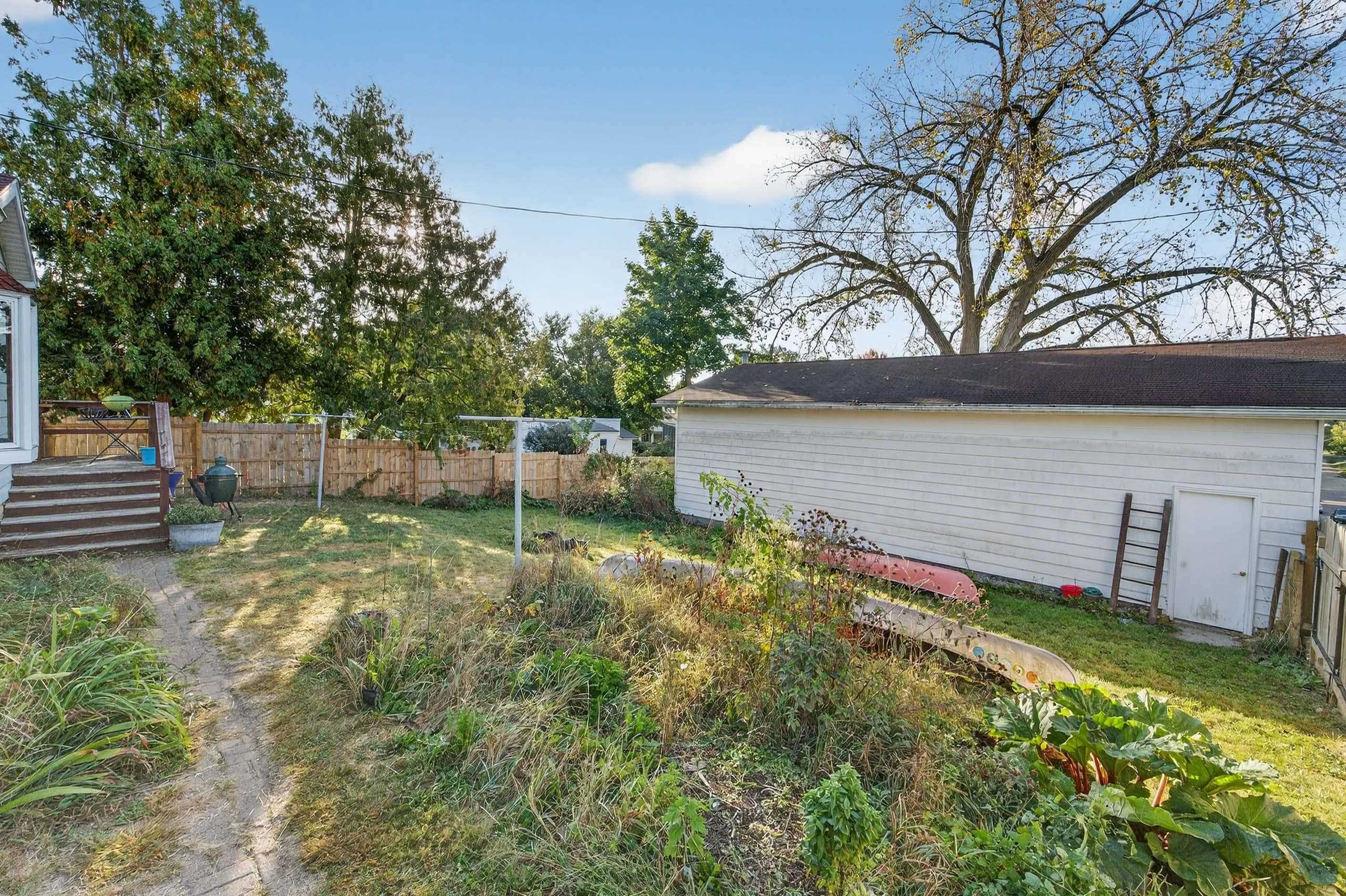 219 6th Avenue