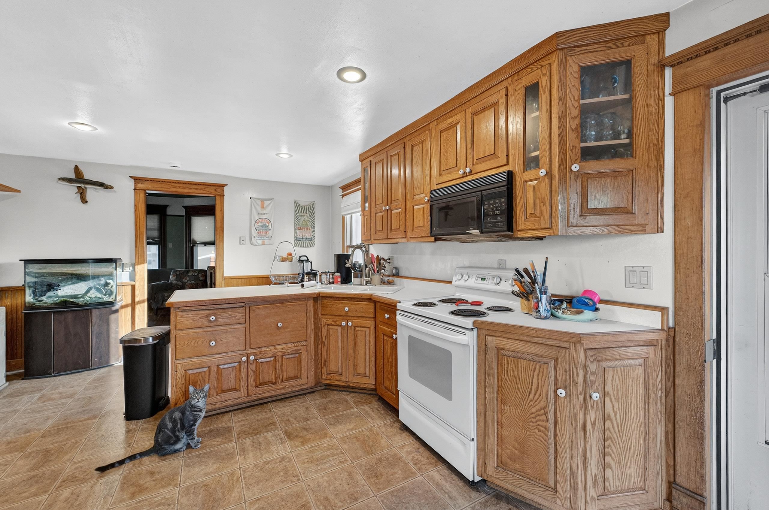 219 6th Avenue