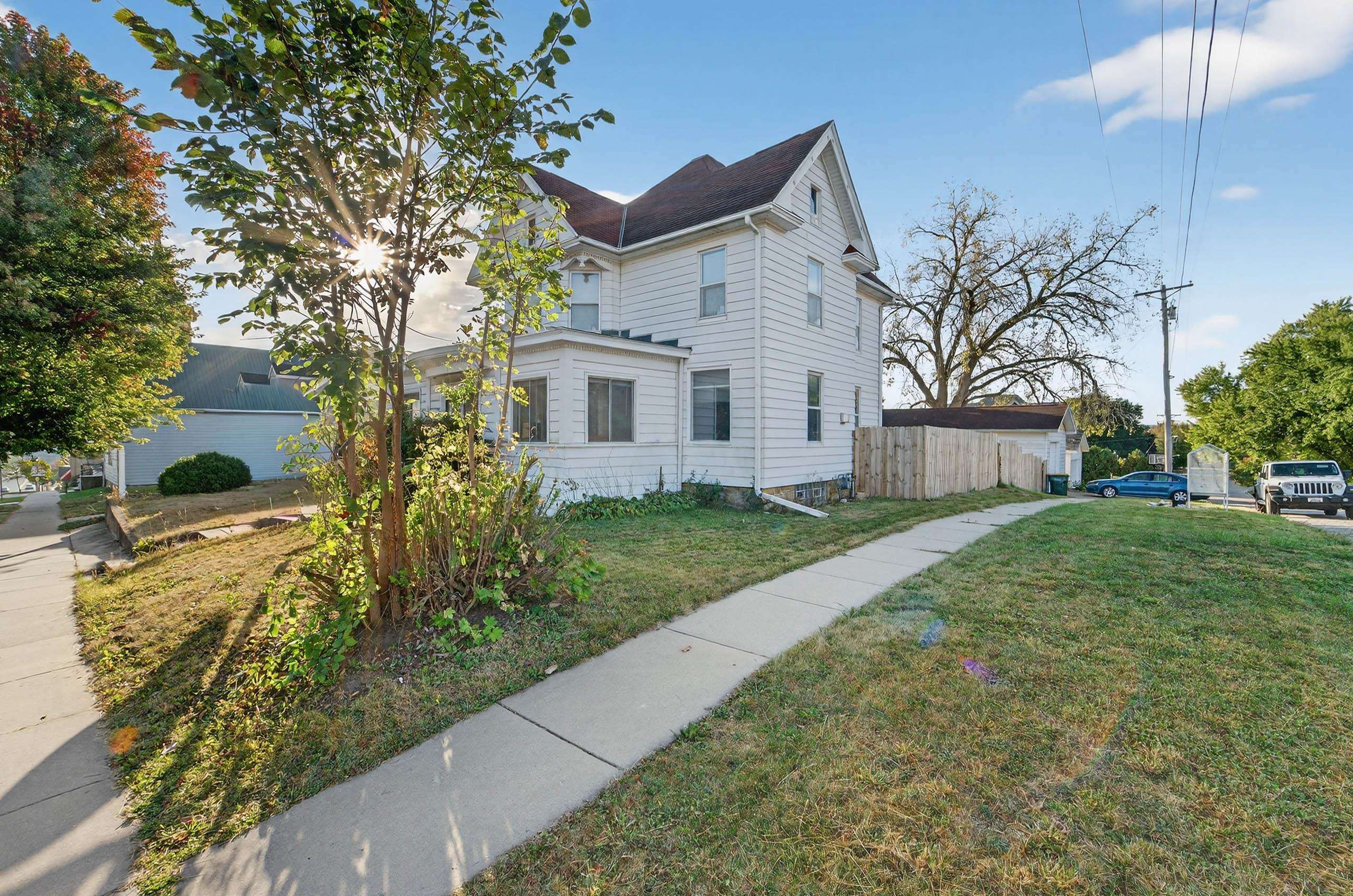 219 6th Avenue