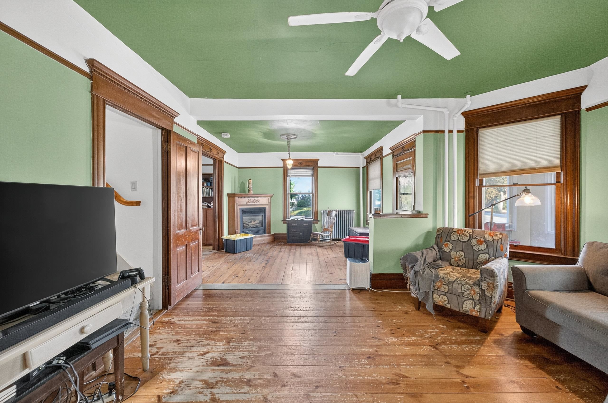 219 6th Avenue