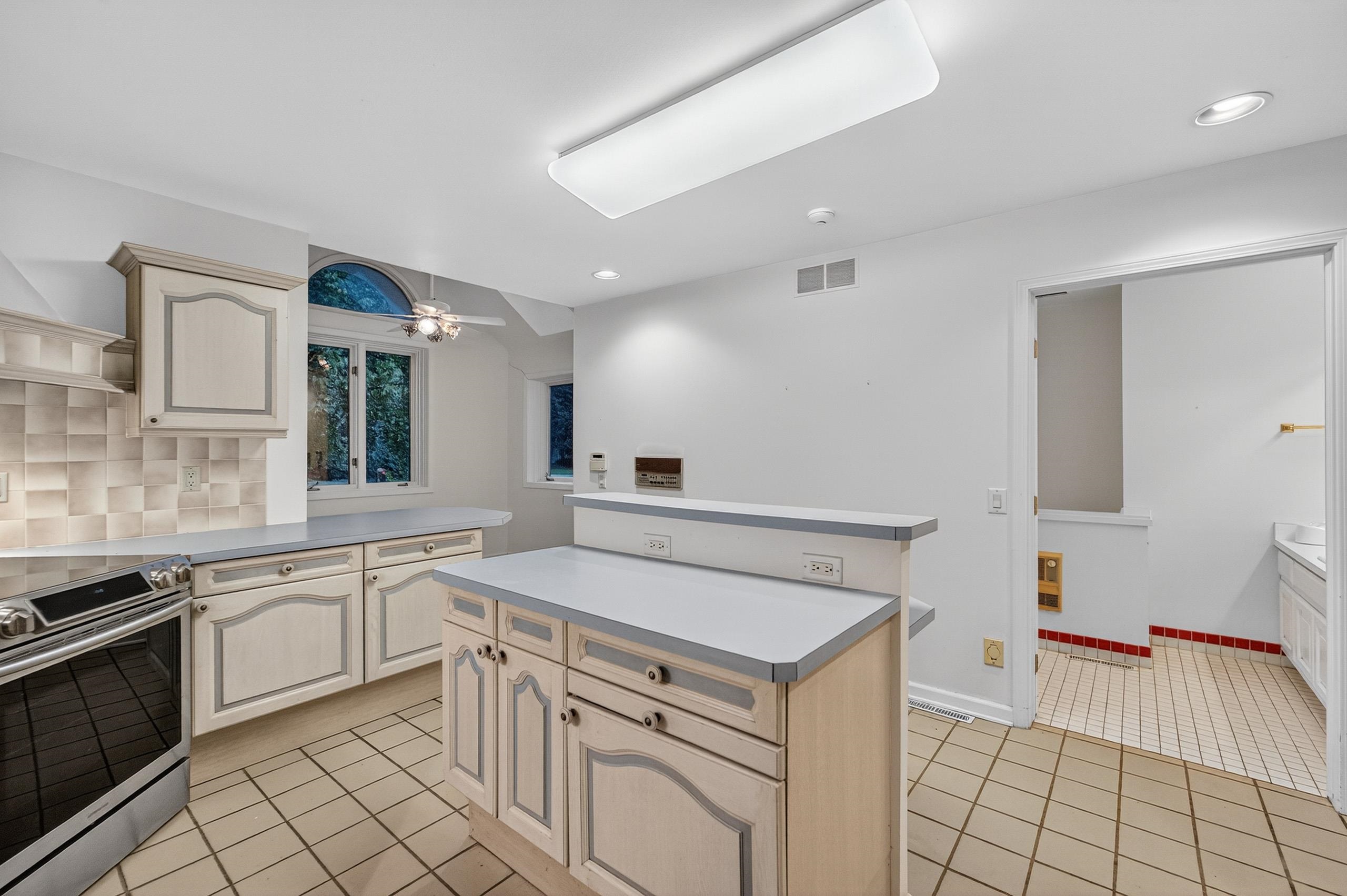 5824 Osmundsen Court