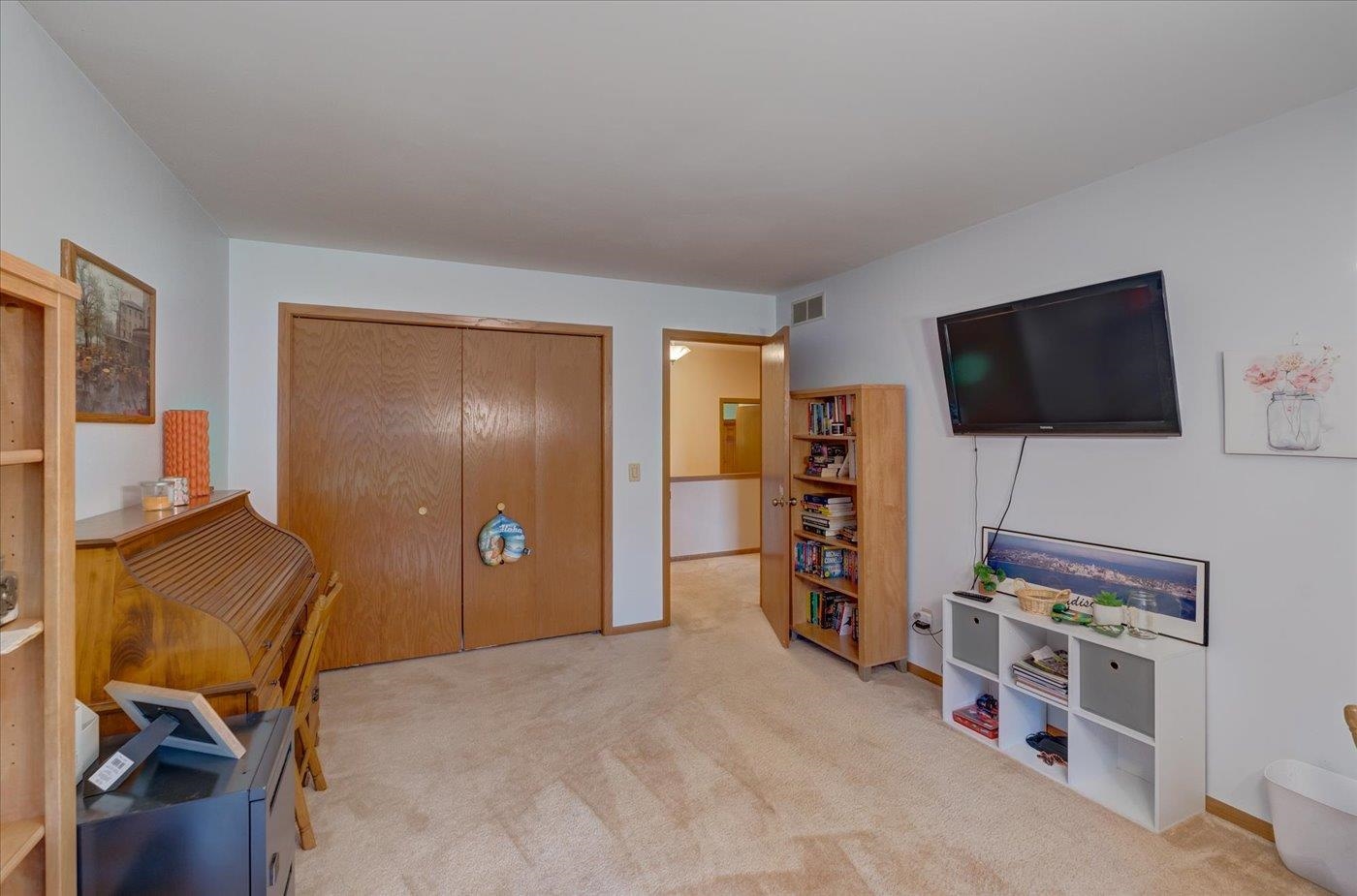 476 Basswood Avenue Unit: 476