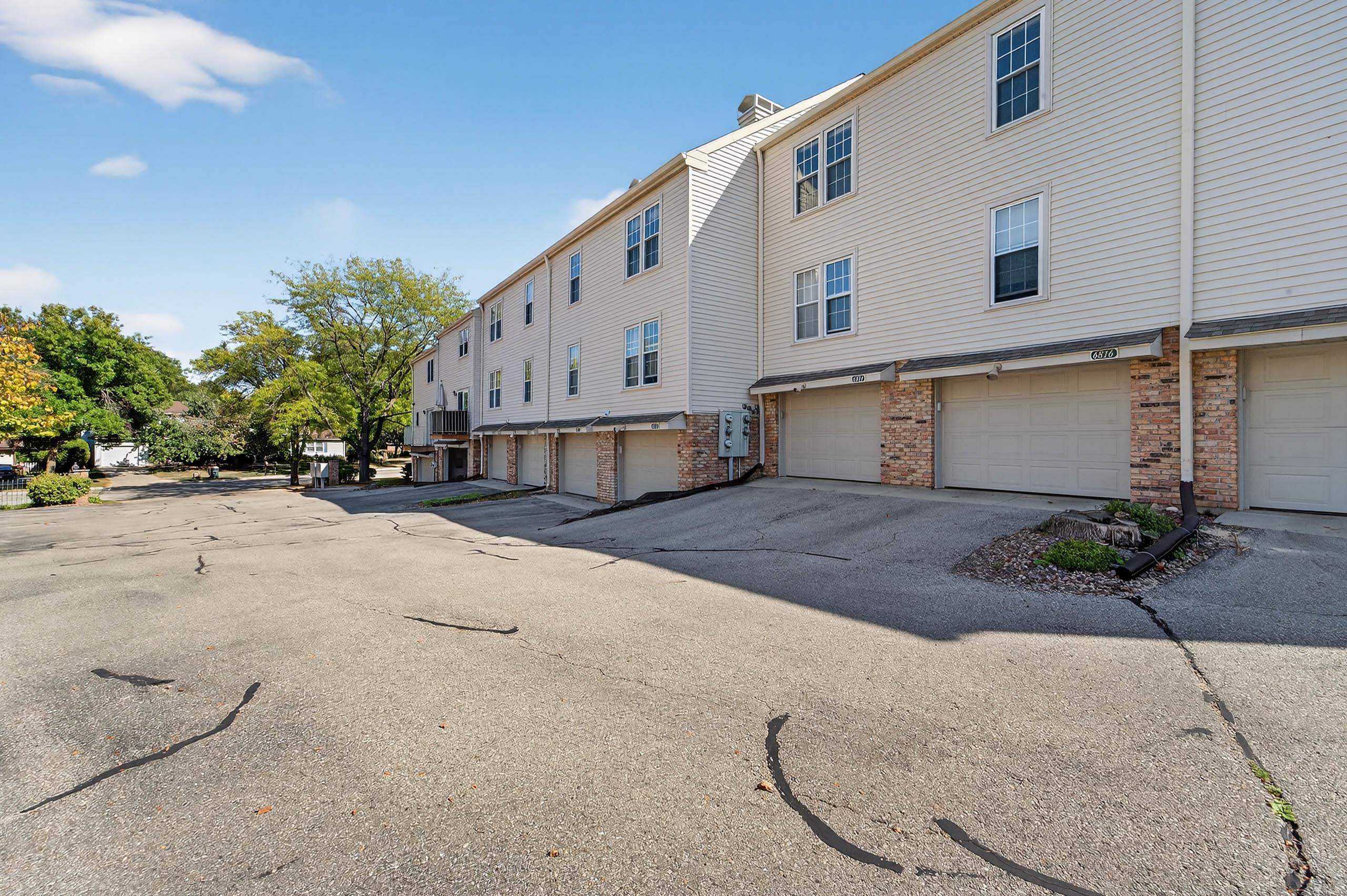 6816 Old Sauk Court