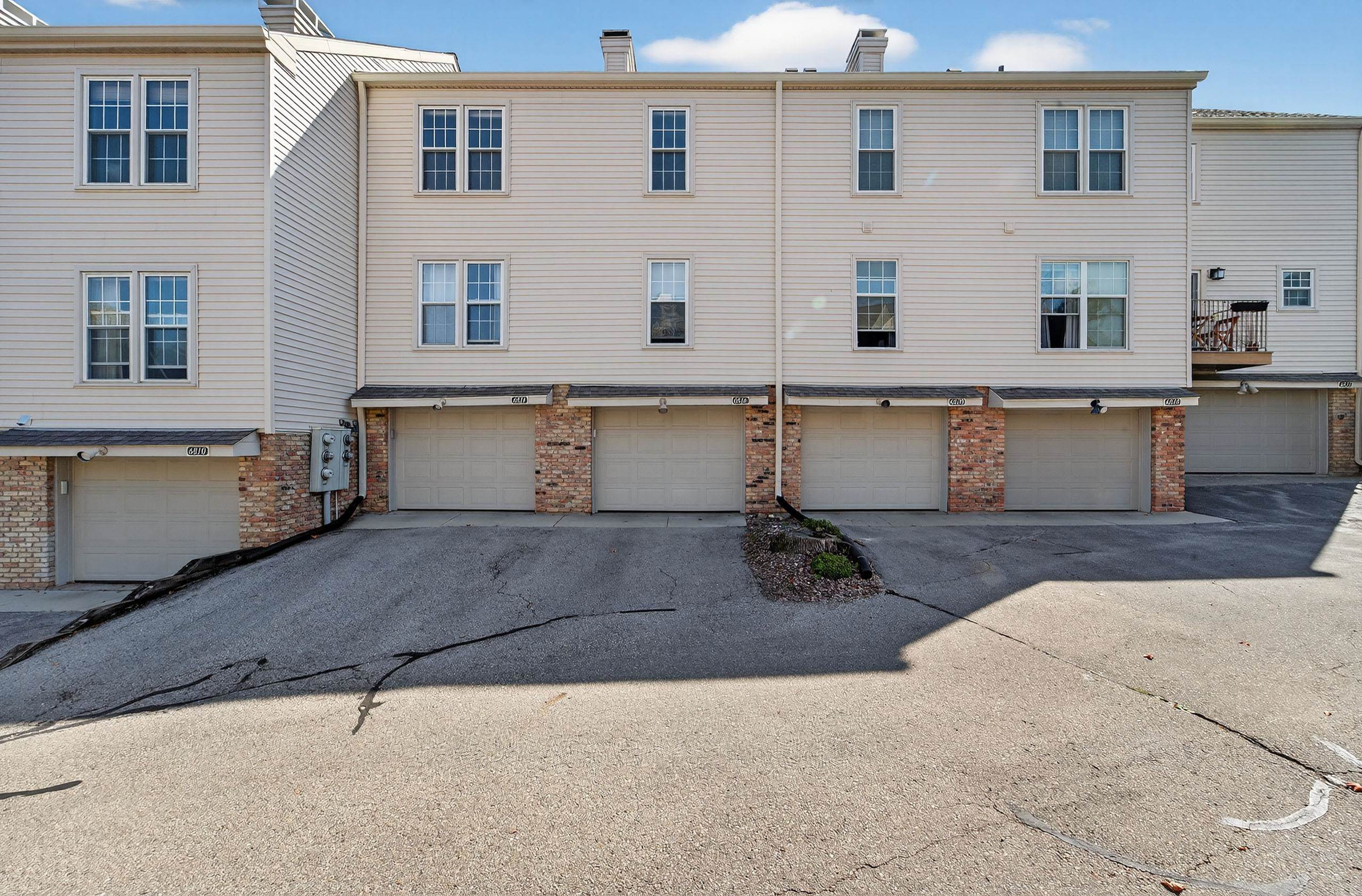 6816 Old Sauk Court