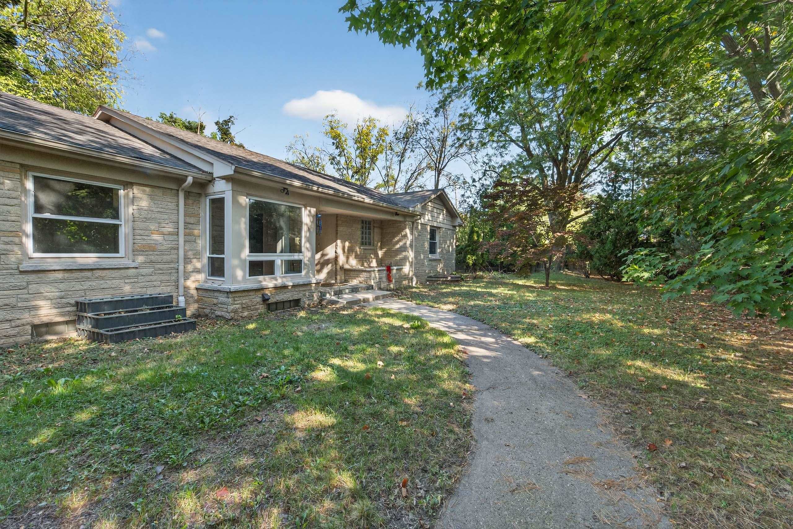 1626 Laurel Crest