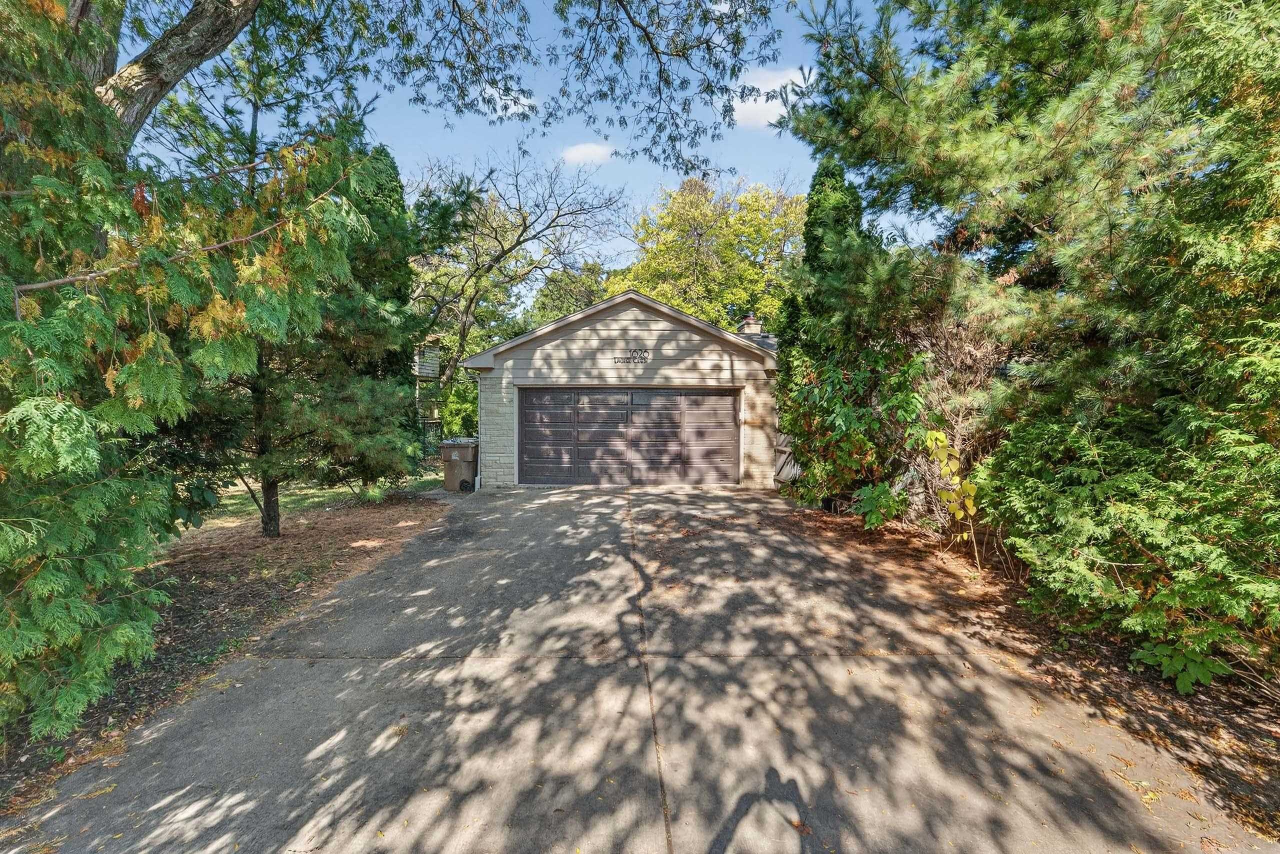 1626 Laurel Crest