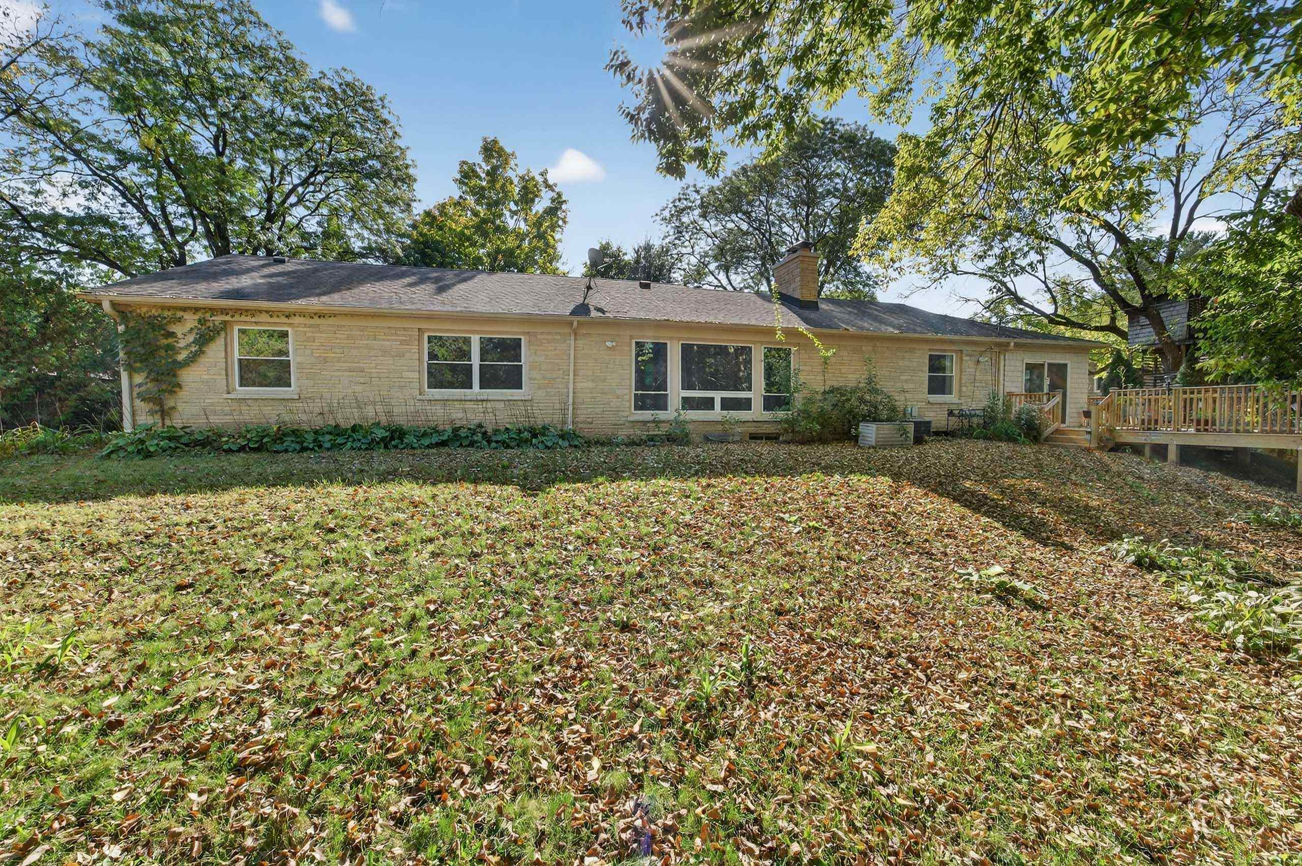 1626 Laurel Crest