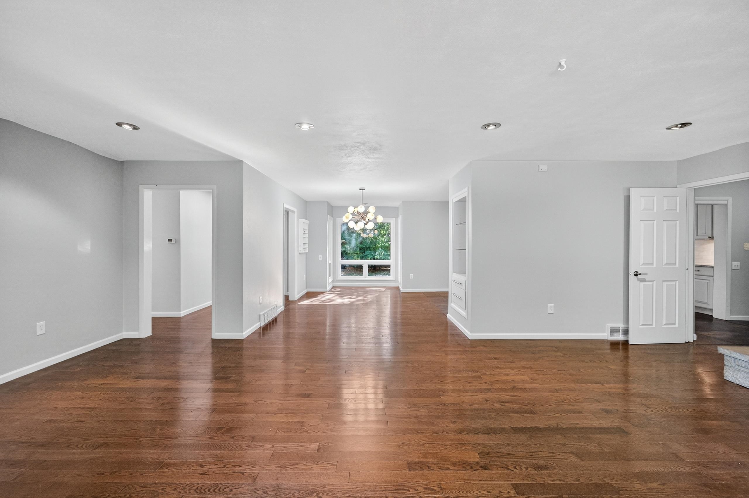 1626 Laurel Crest