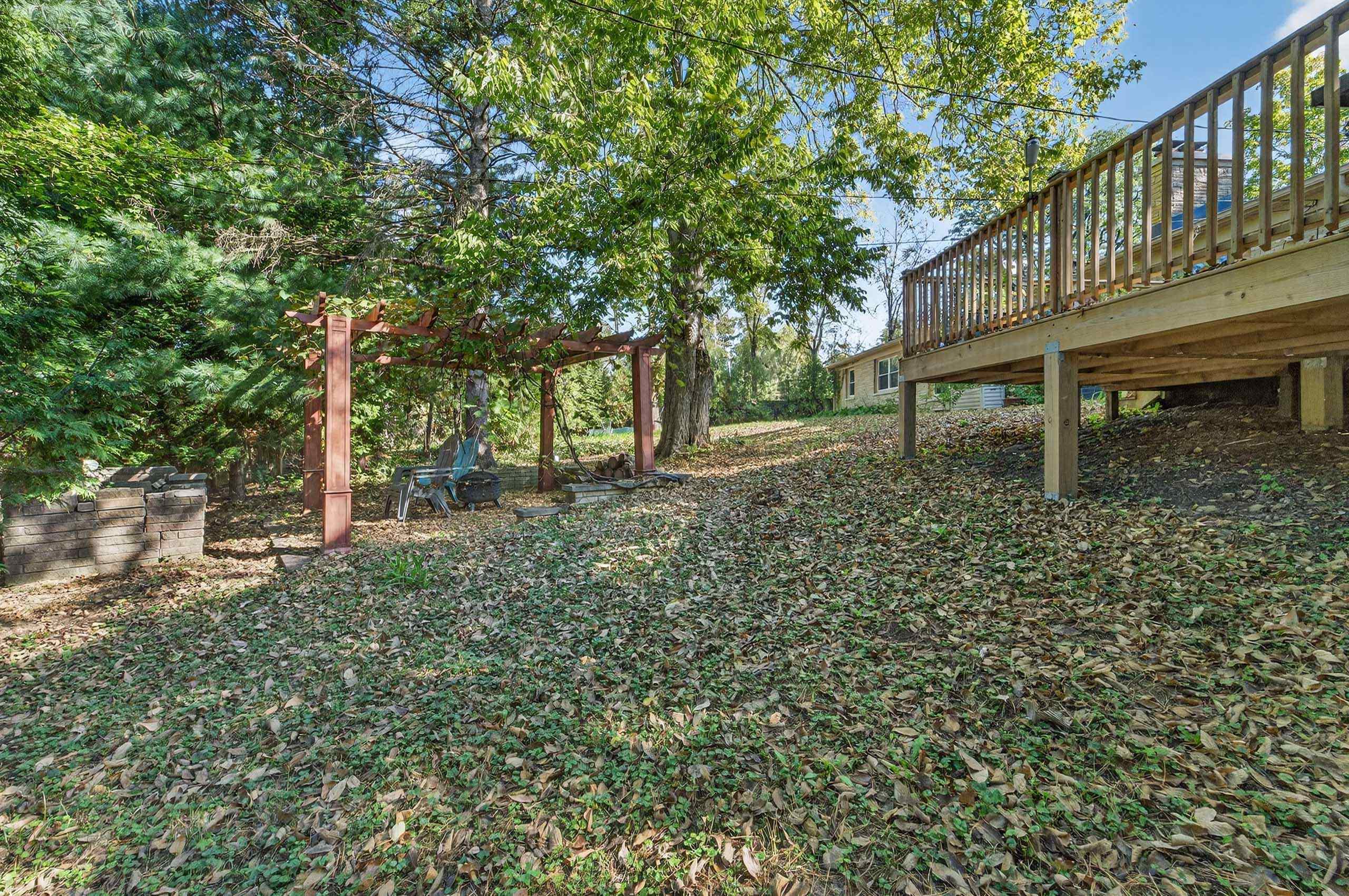 1626 Laurel Crest