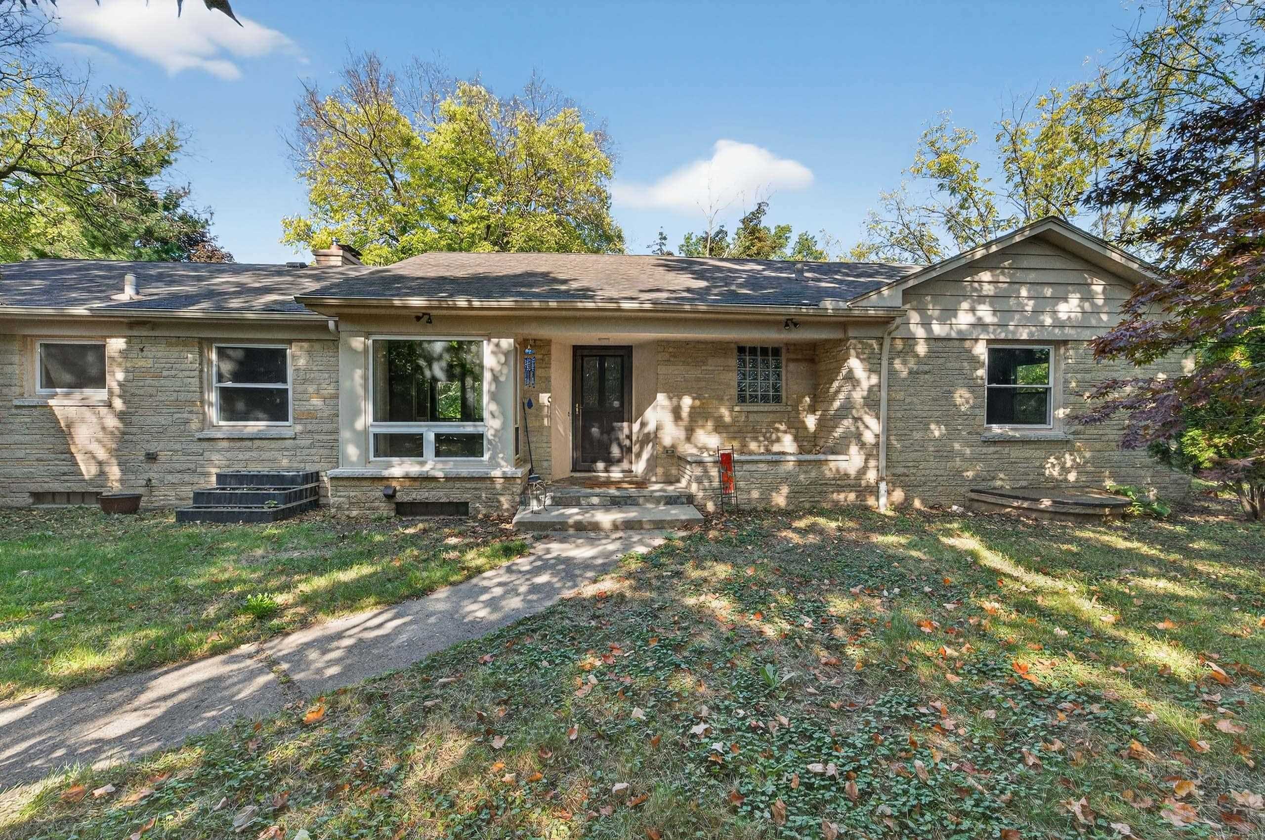 1626 Laurel Crest