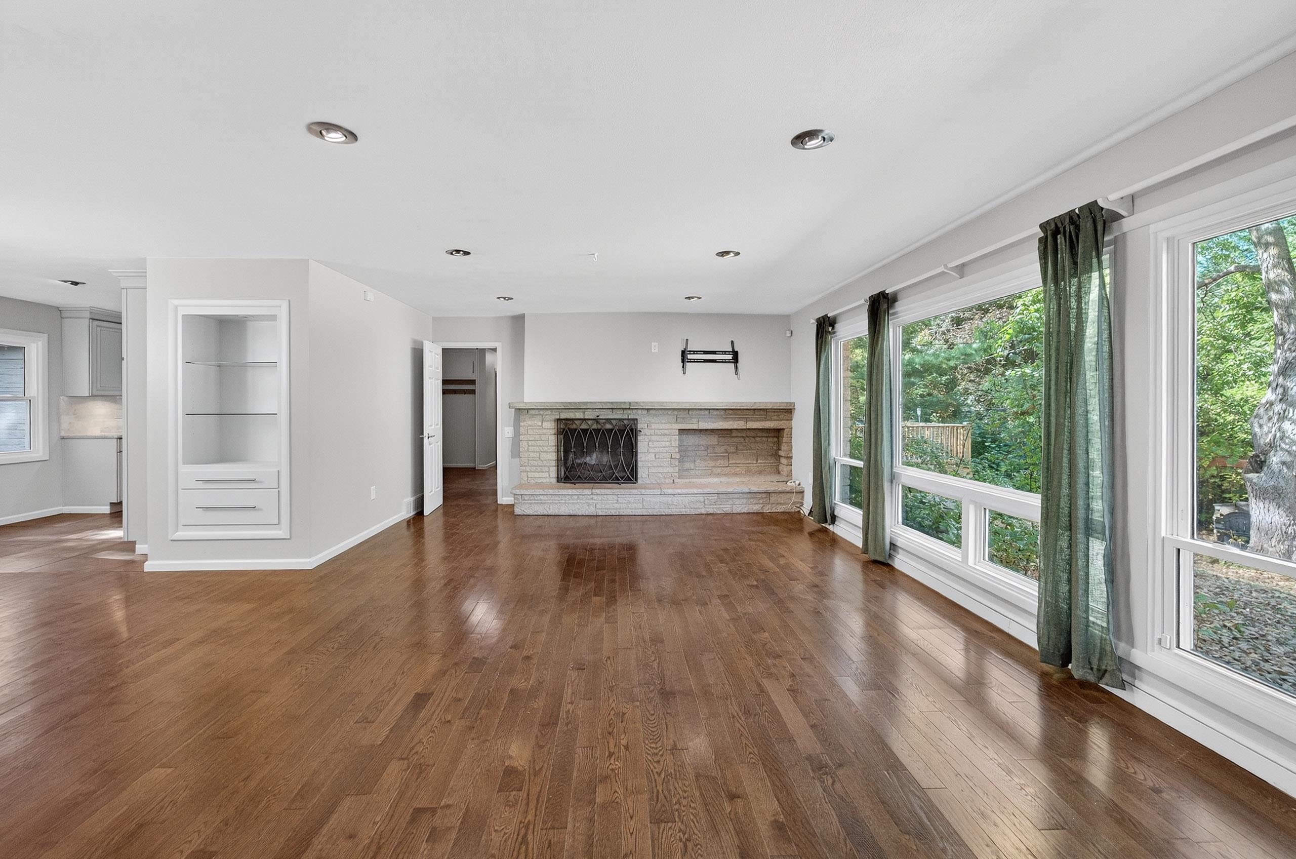 1626 Laurel Crest