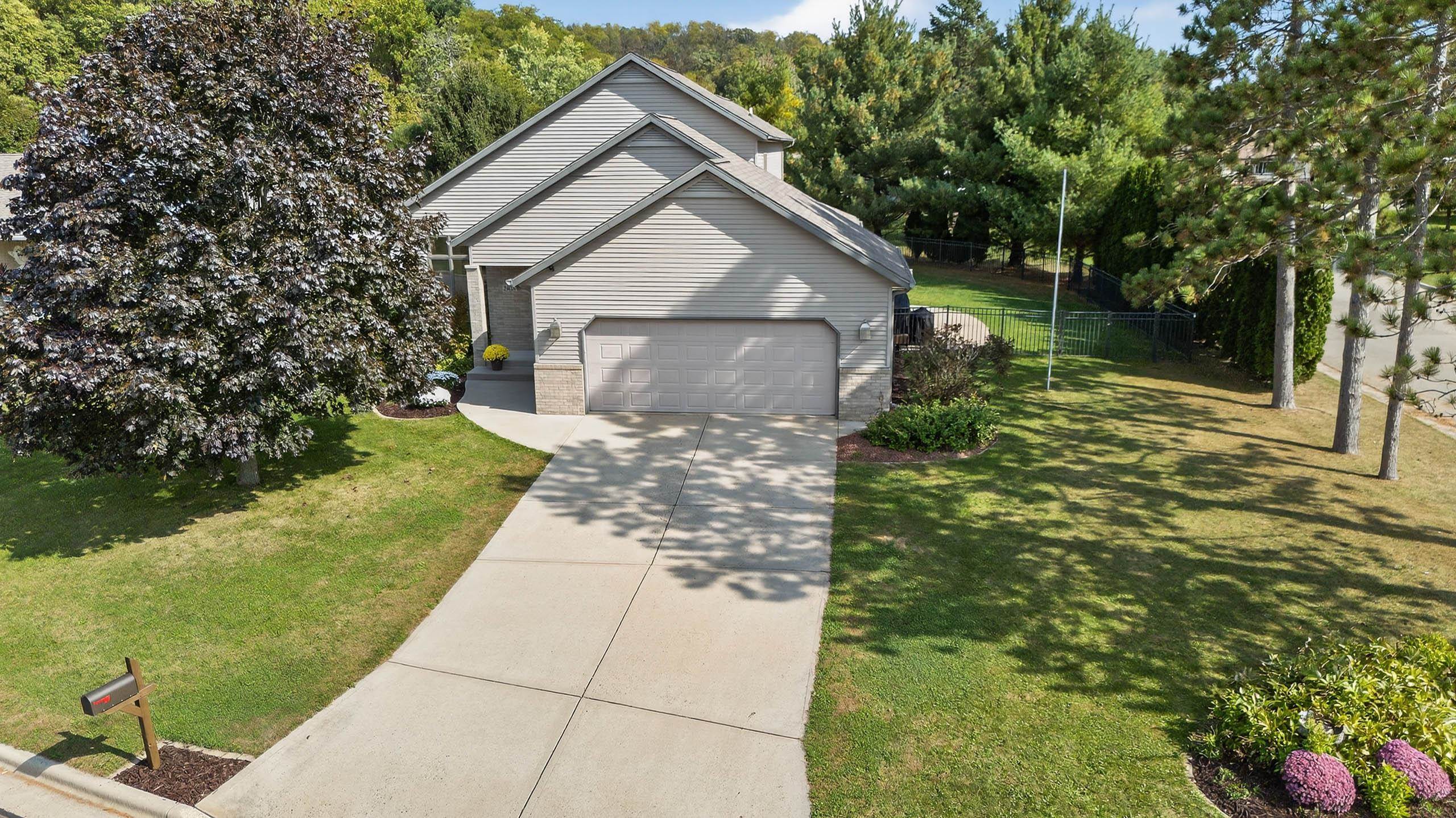 2015 Lewis Street
