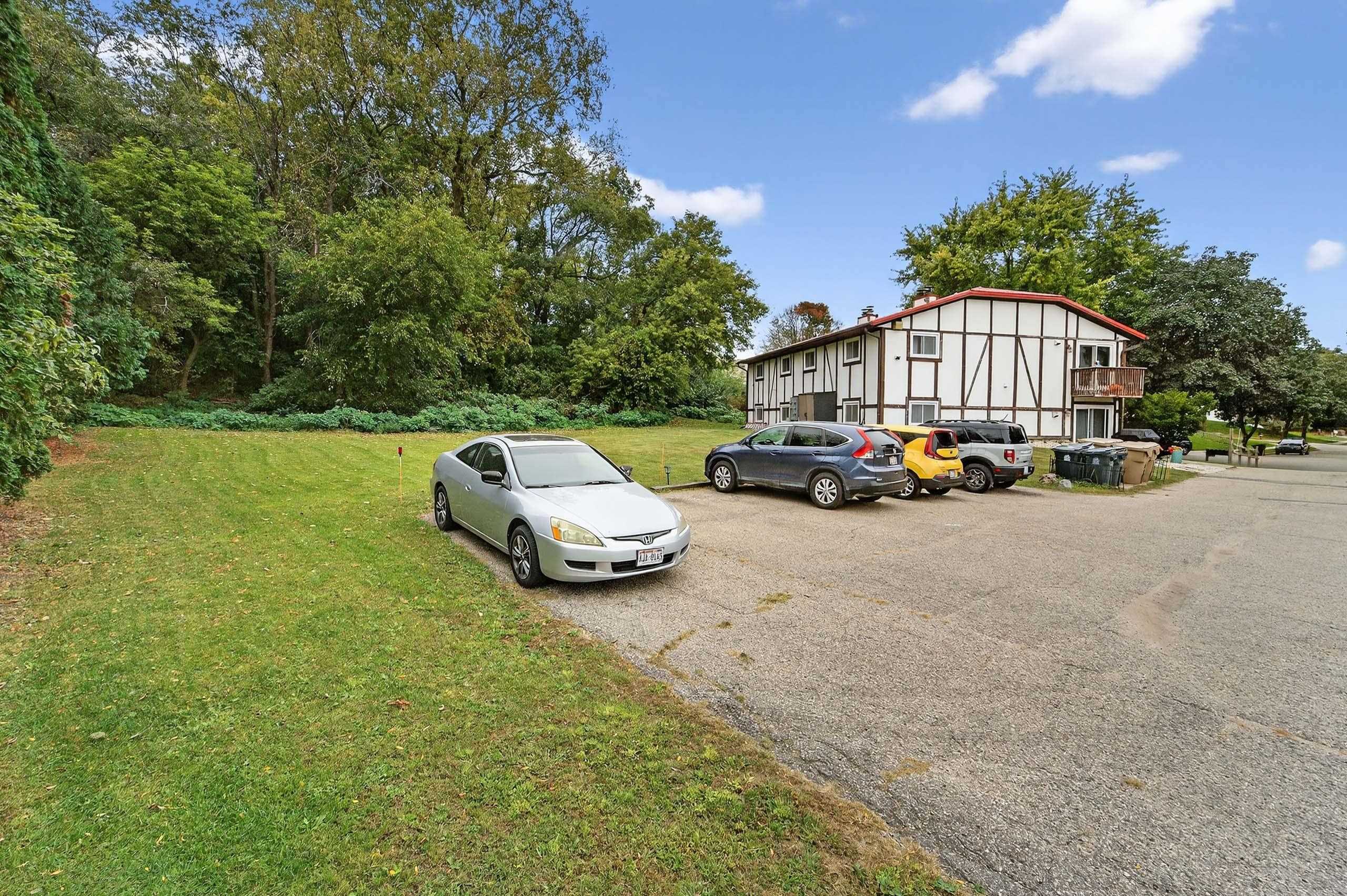 18 S Wickham Court