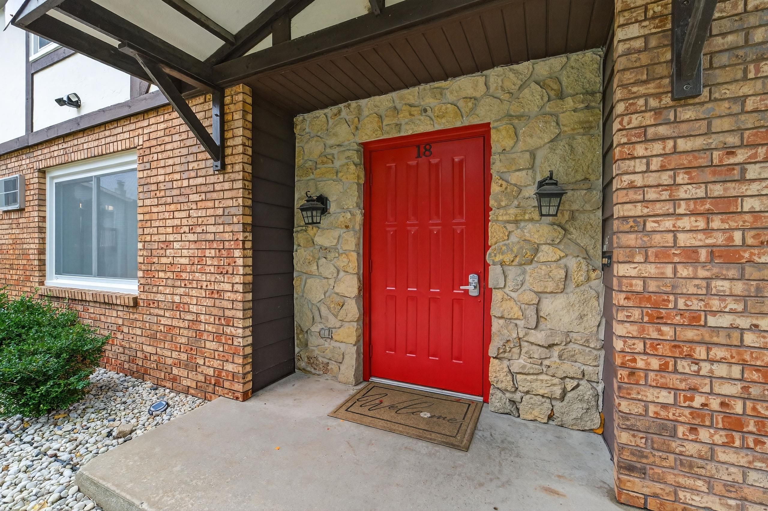 18 S Wickham Court