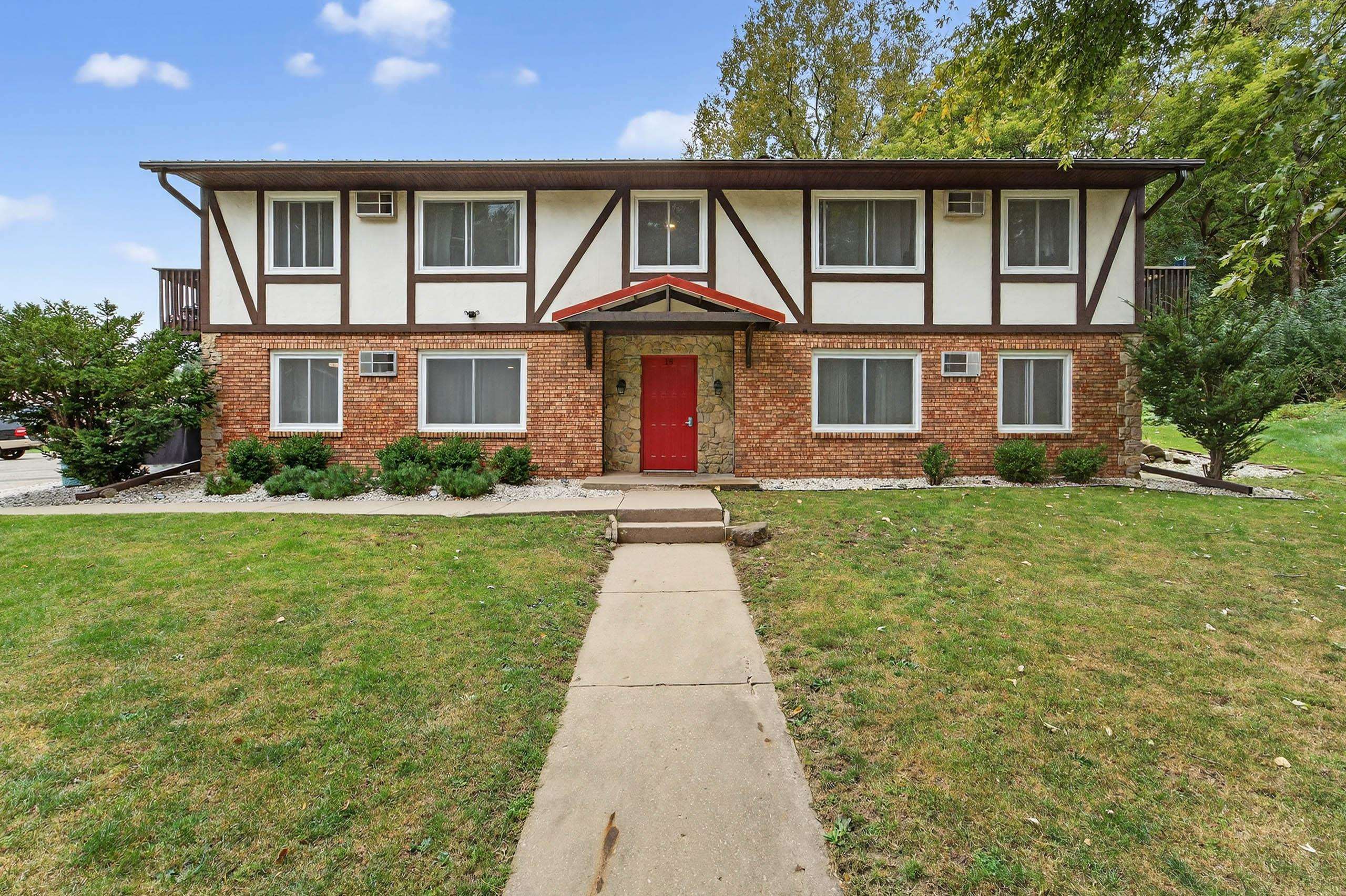 18 S Wickham Court