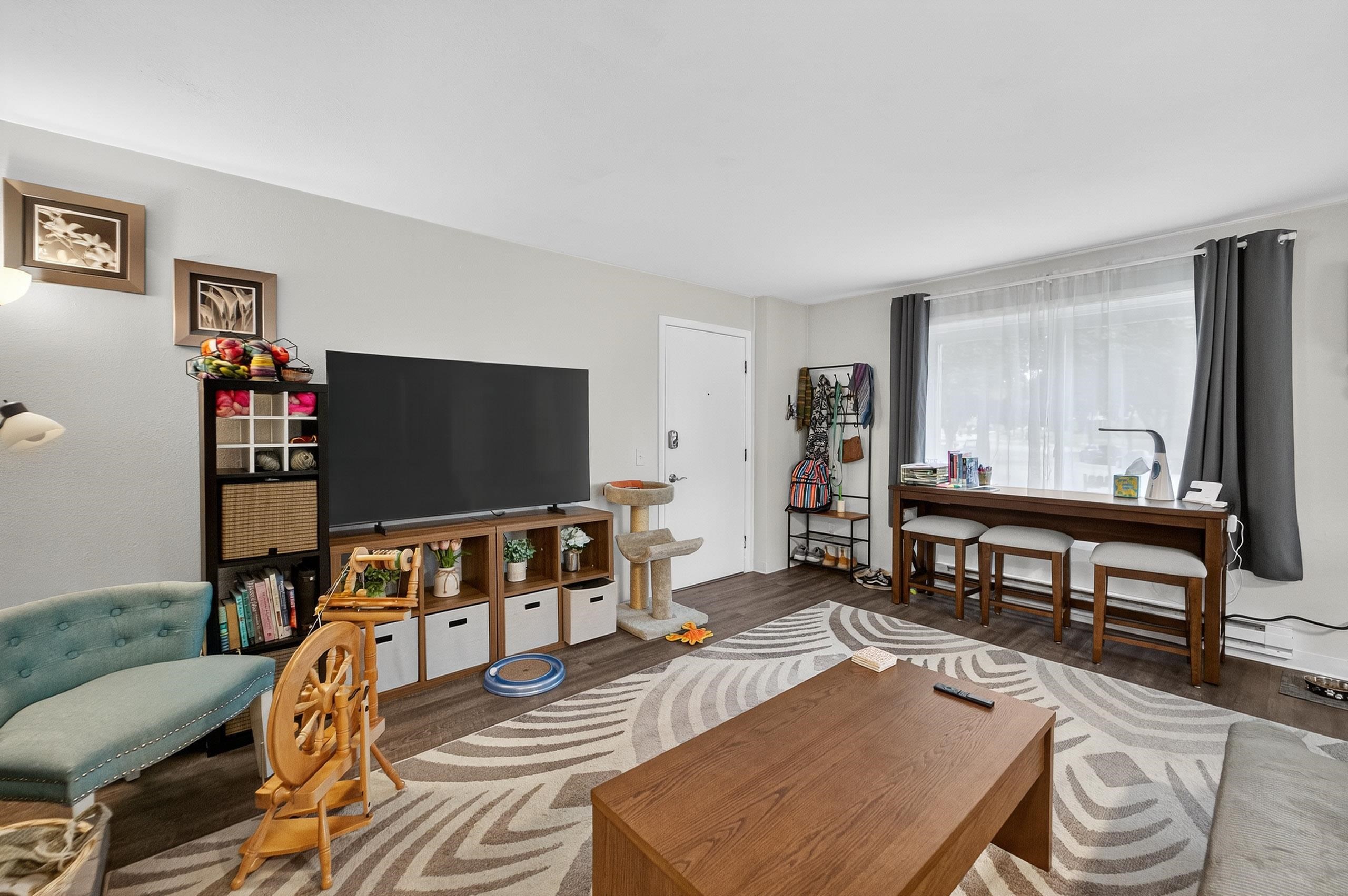 18 S Wickham Court