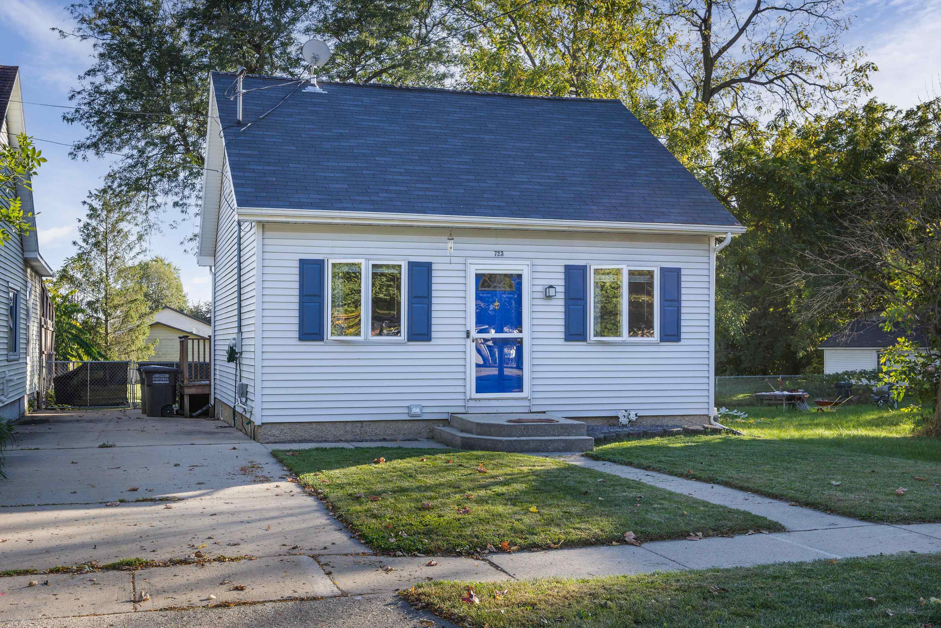723 E High Street