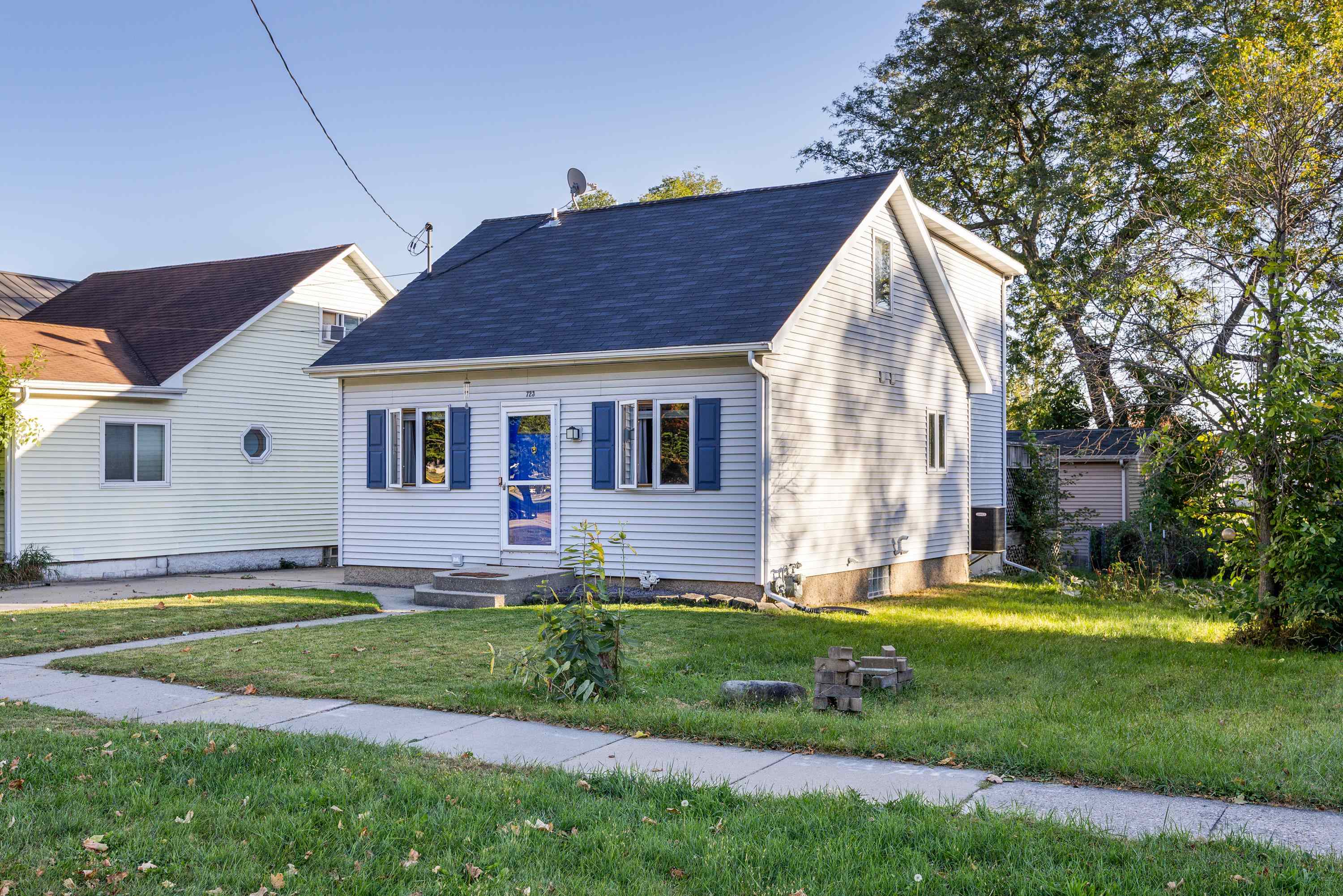 723 E High Street