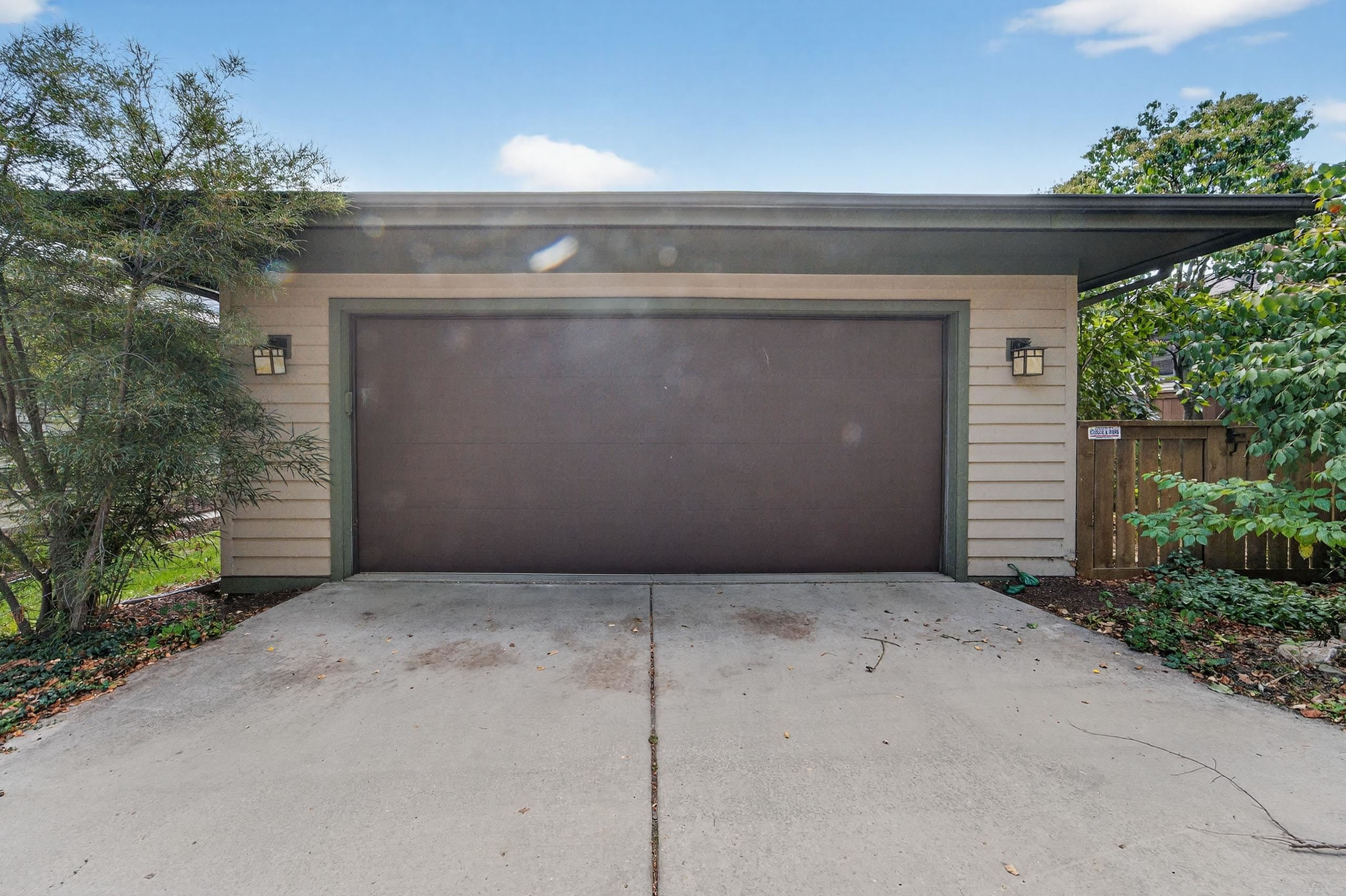 6748 Phil Lewis Way