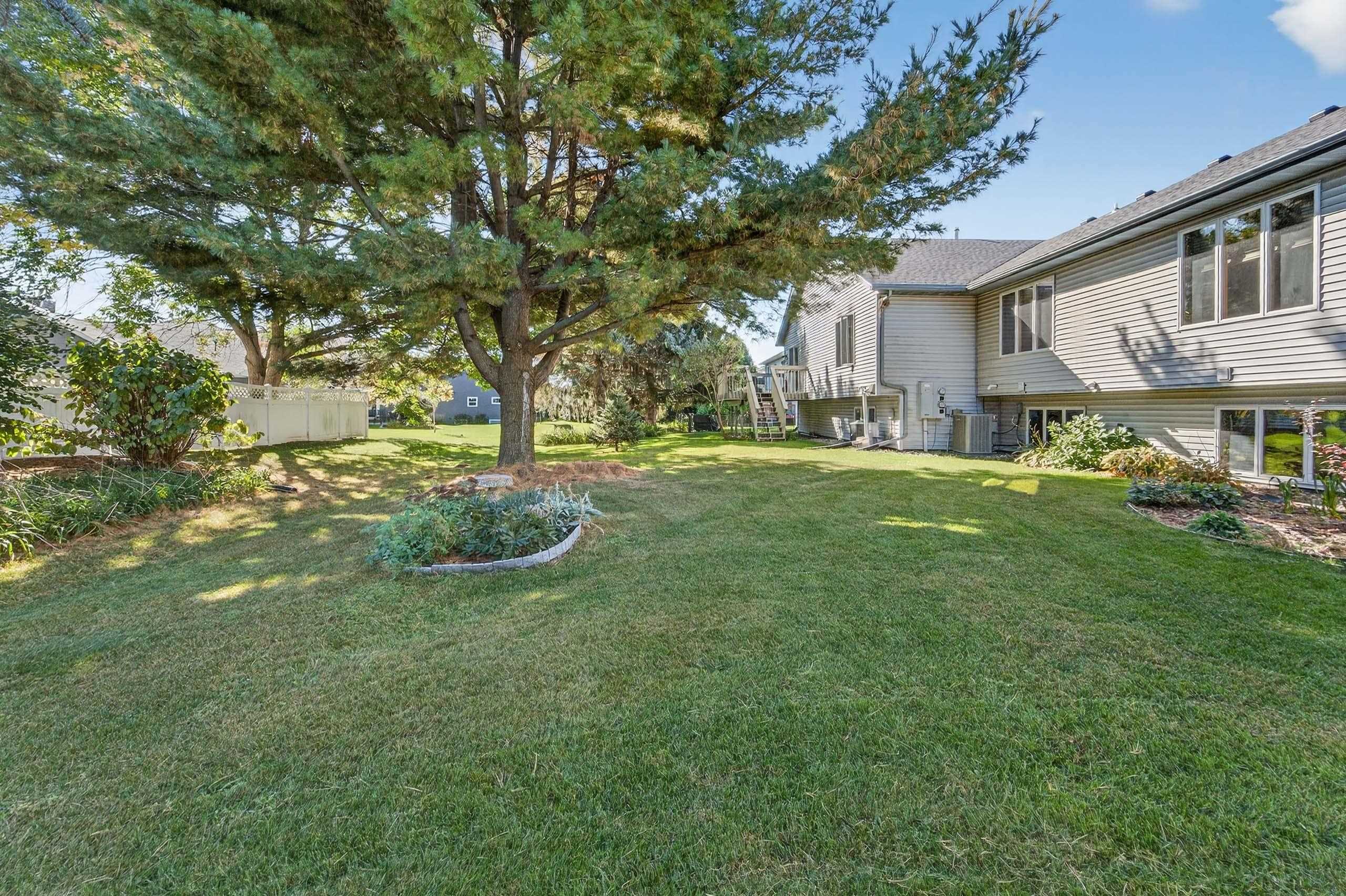 2906-2908 Brian Lane