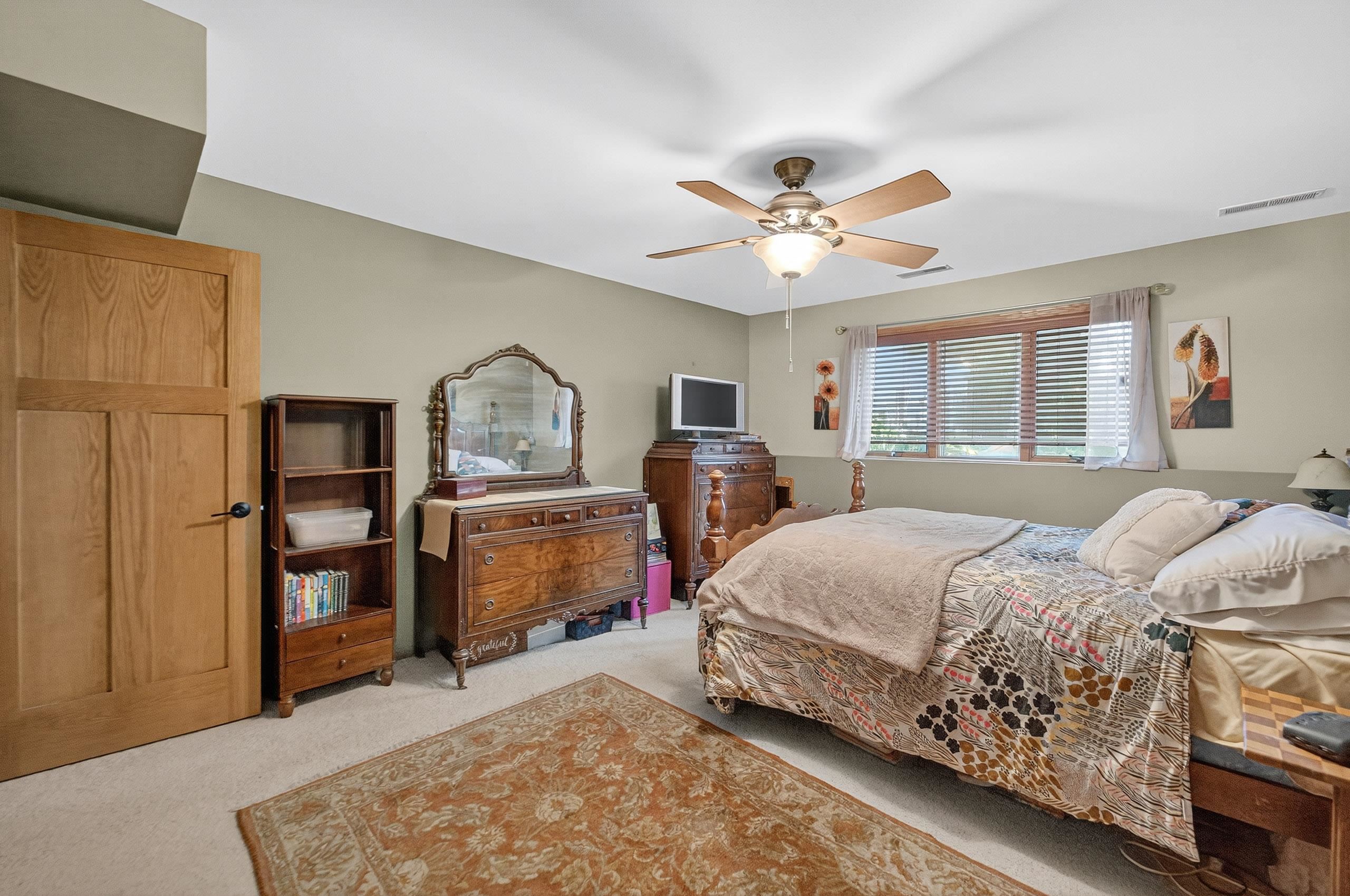 2906-2908 Brian Lane